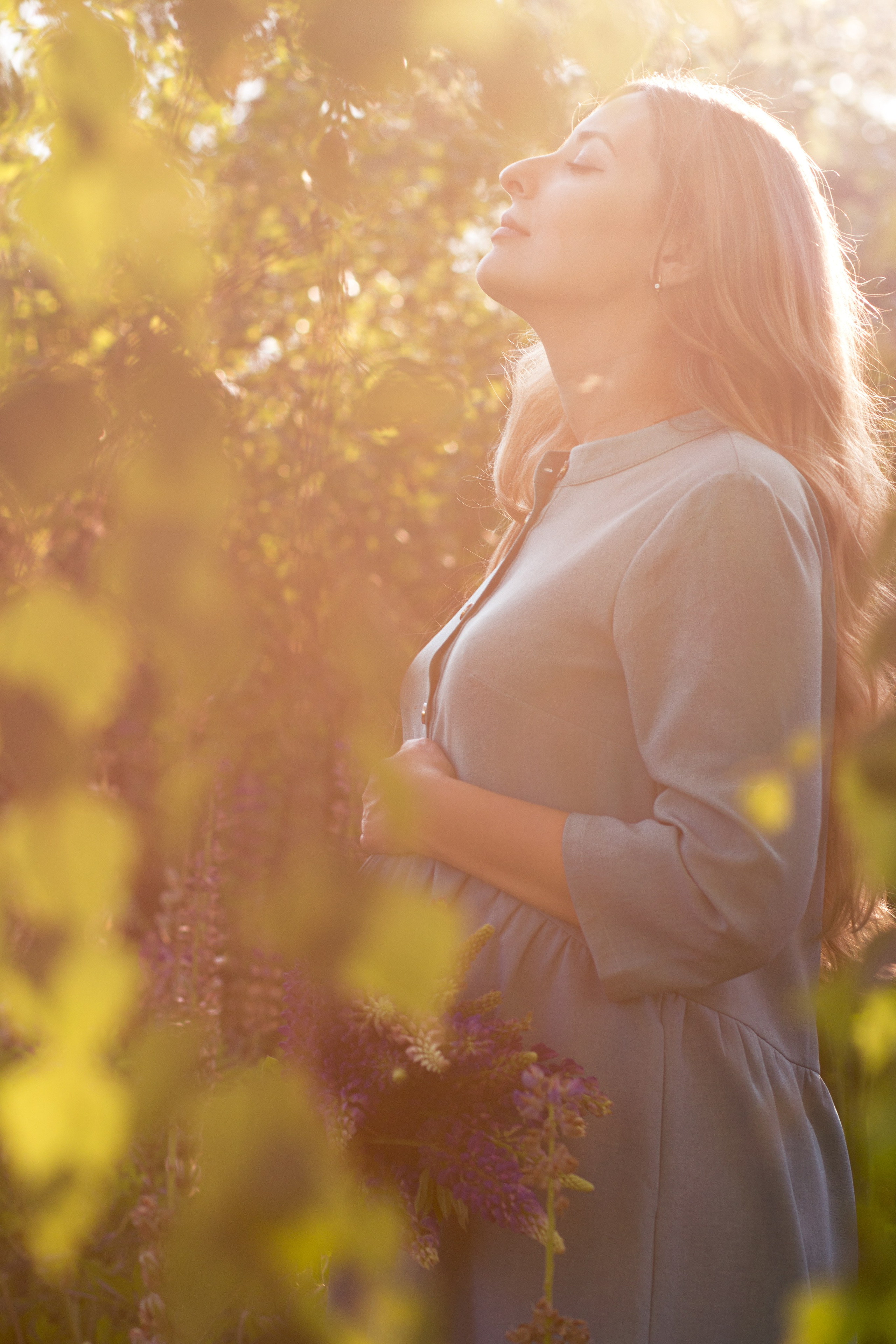 Фотосессия беременности на природе. Профессиональный фотограф в Москве