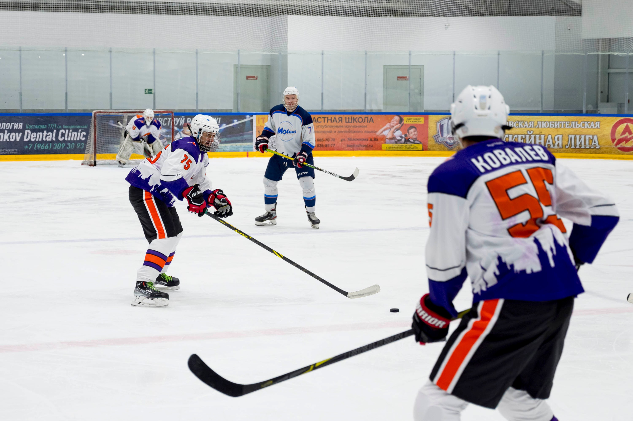 Хоккейный матч корпоративной команды Зарубежнефть. Репортажный фотограф и видеограф Слава Думчев. Тимбилдинги, отчетники, корпоративы