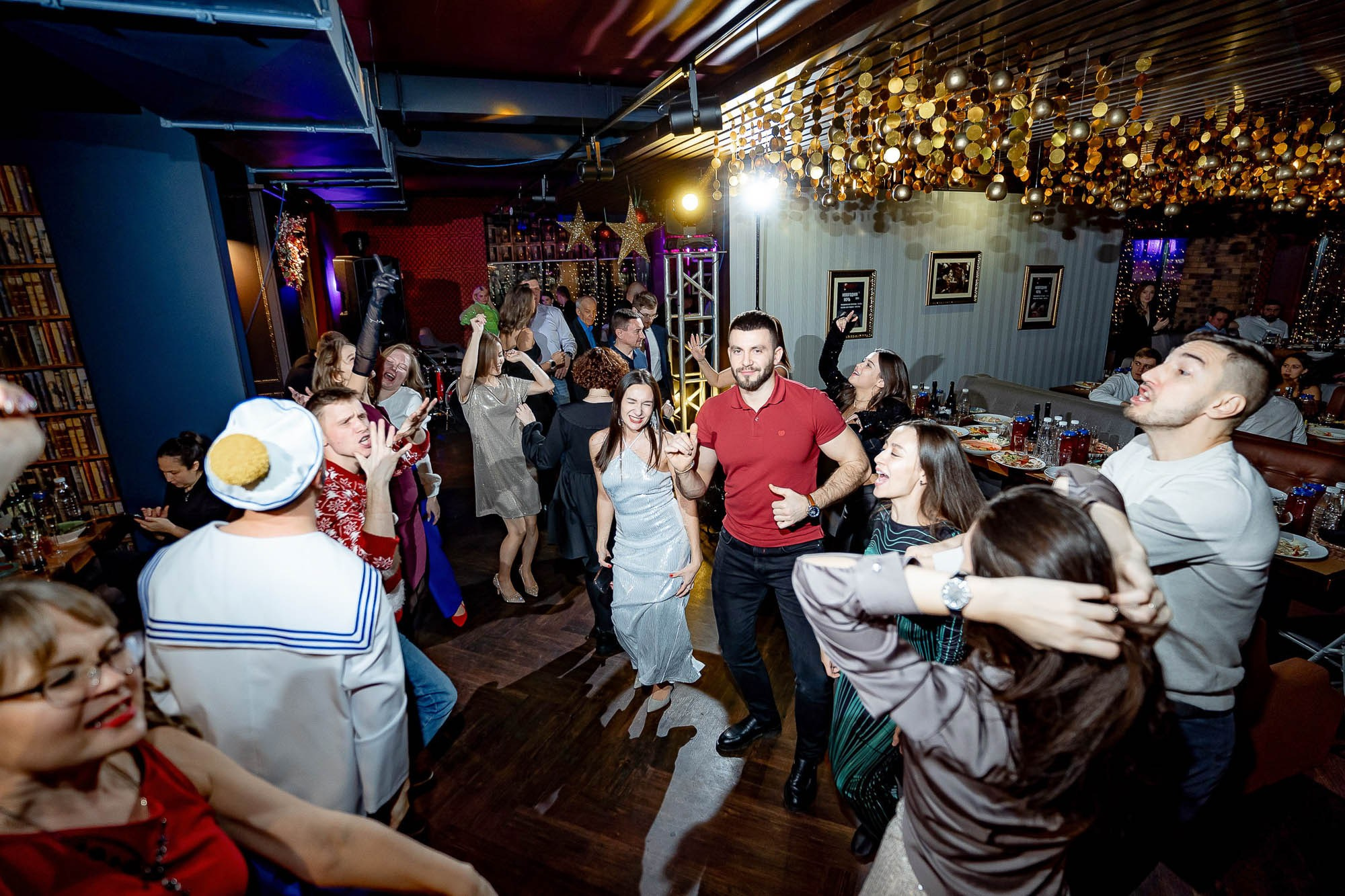 Новый год 2024 в Peoples. Сергей Кошкин. Репортажная и ивент-фотография в Сургуте