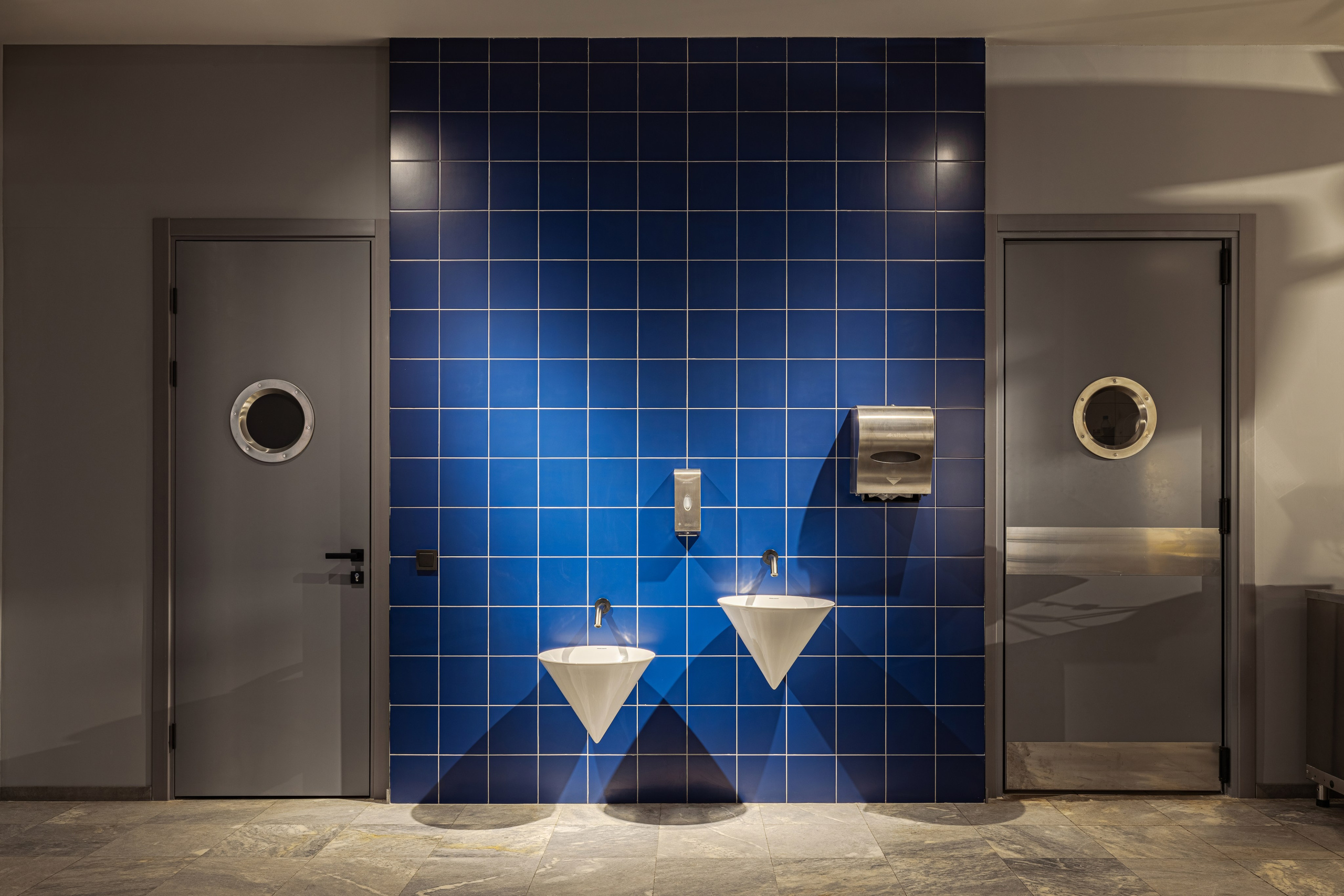 Столовая «Миска», г. Сыктывкар. Дизайнер Евгения Вылегжанина. Иван Благушин. Интерьерный и архитектурный фотограф в Москве и Санкт-Петербурге