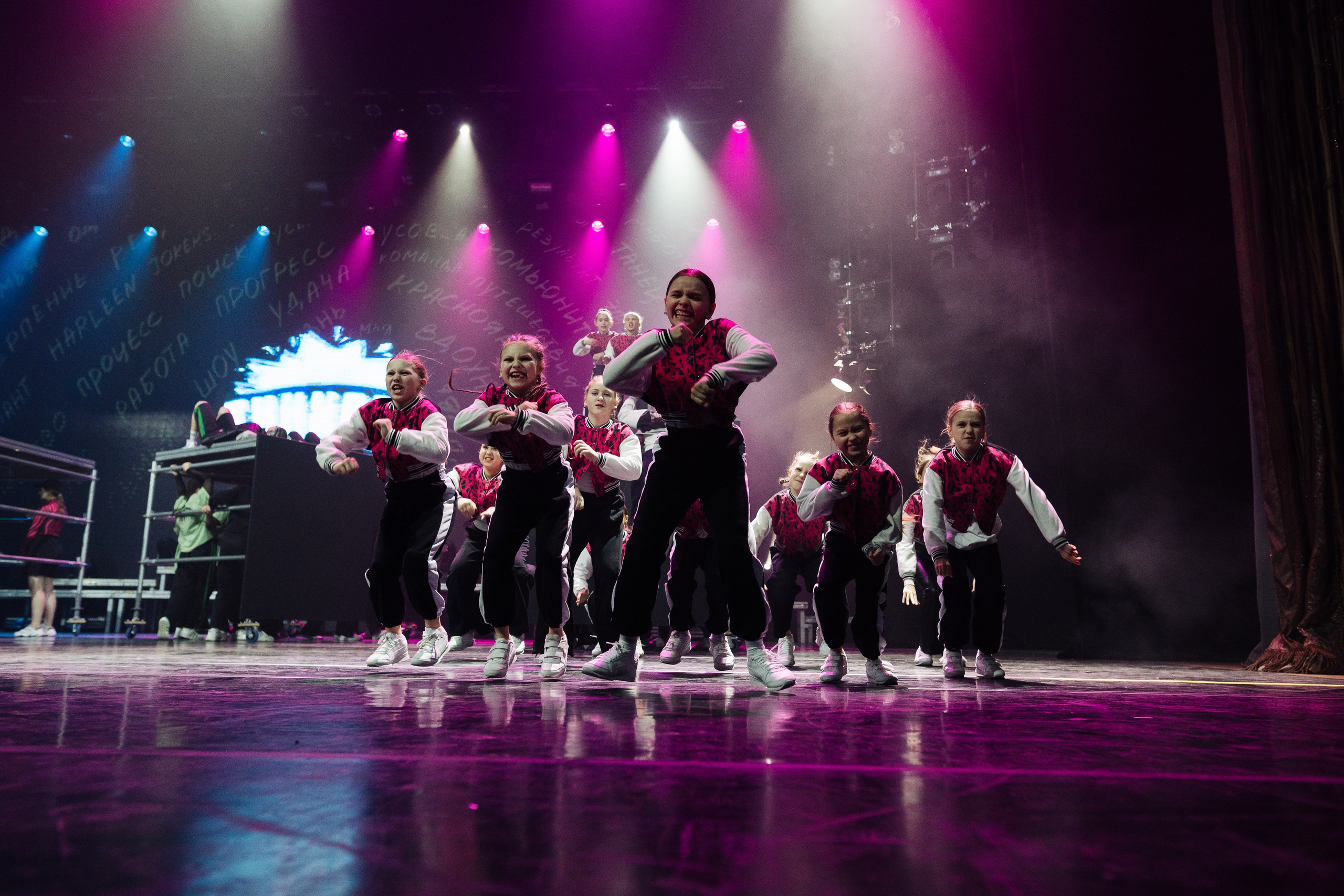 Harleen Joker's dance studio. Репортажный фотограф Красноярск Алекс Чампакхам