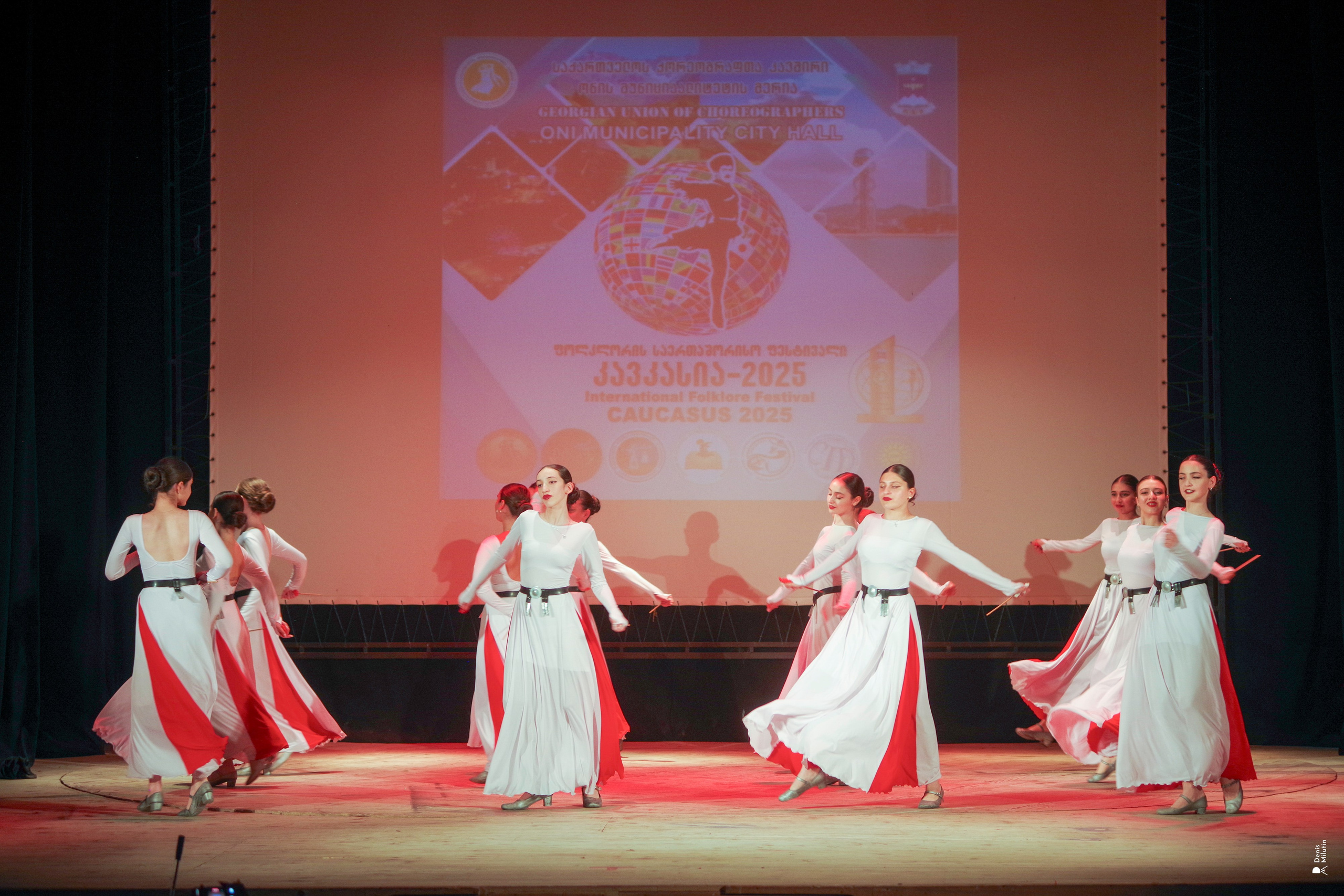 Танцы в прекрасном Они. Портретный фотограф Денис Милютин