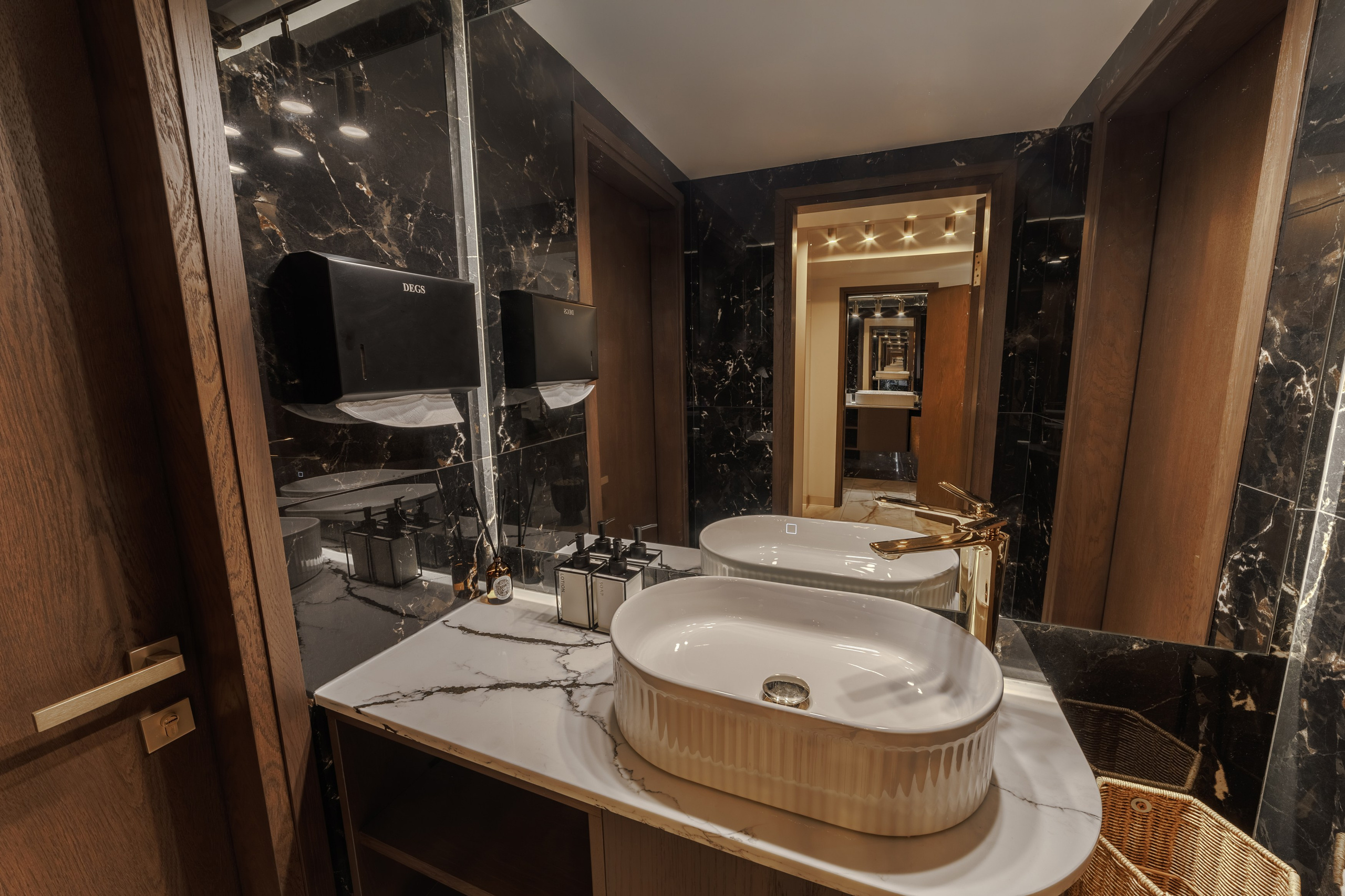 OFRIS. Репортажный фотограф в Санкт-Петербурге Жолудев Владислав