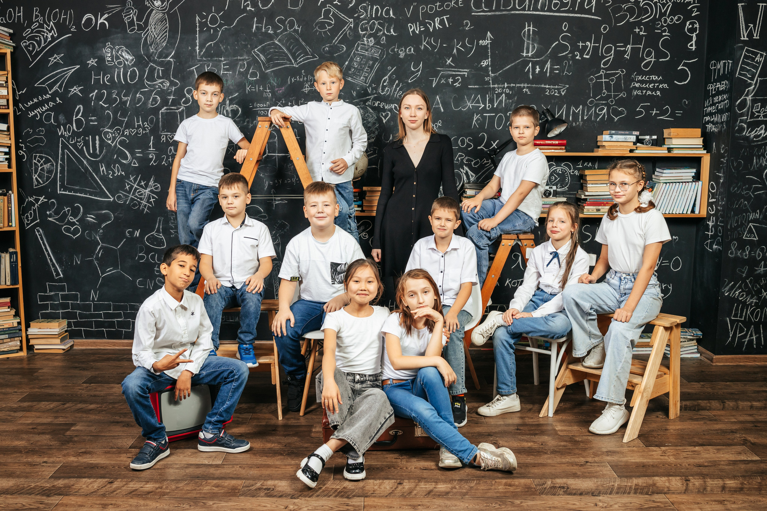 Студия школьной фотографии. Фотостудия выпускных альбомов в Твери. Студия школьной фотографии в Твери. Выпускные альбомы в Твери