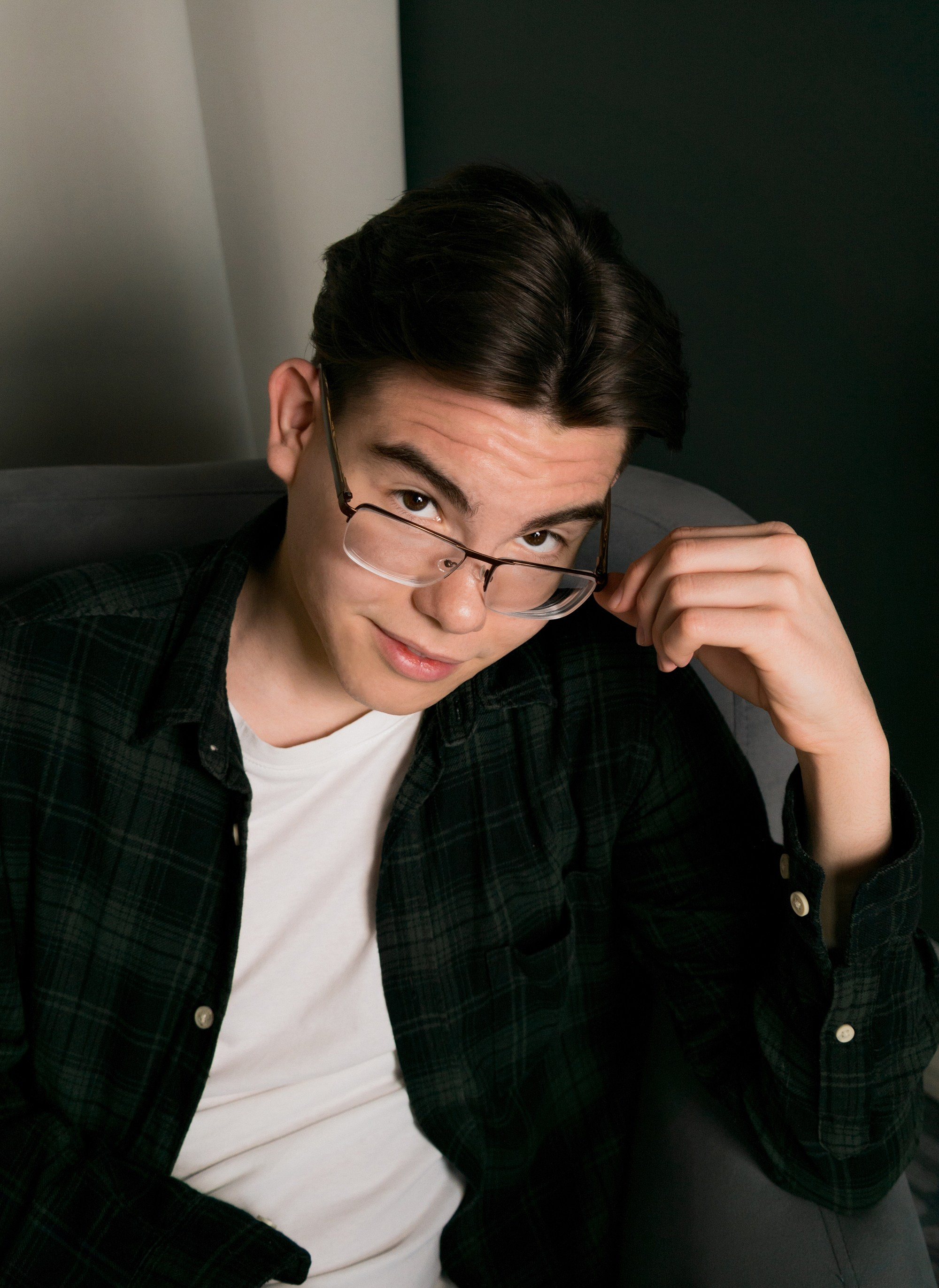 Фотосессии в Краснодаре для специалистов, коучей, экспертов. AI Фотограф Краснодар: мужские и женские фотосессии, стилизация съемки. Нейро-фотосессии онлайн