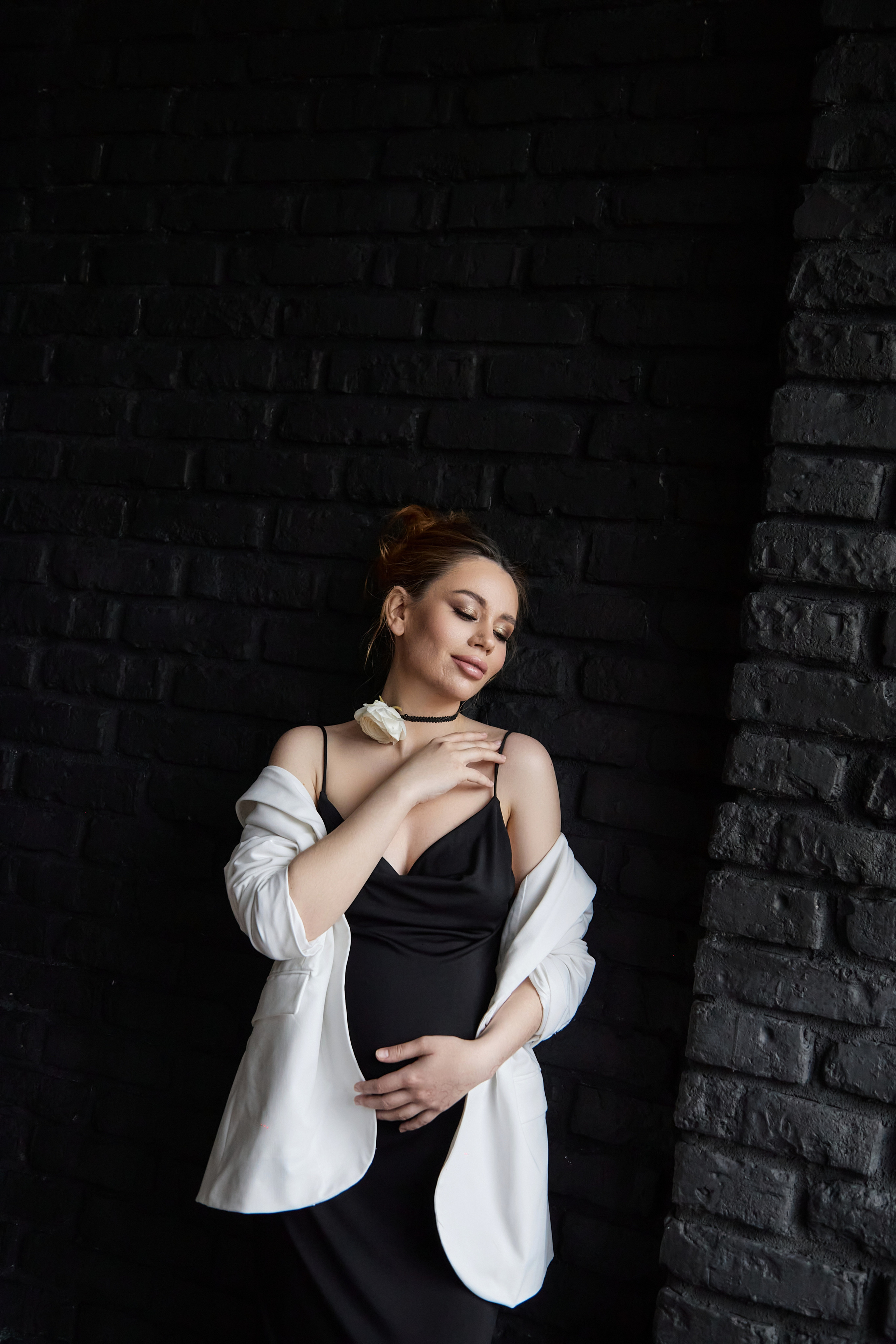 Беременность в темной фотостудии. Фотограф в Минске Анна Кучинская