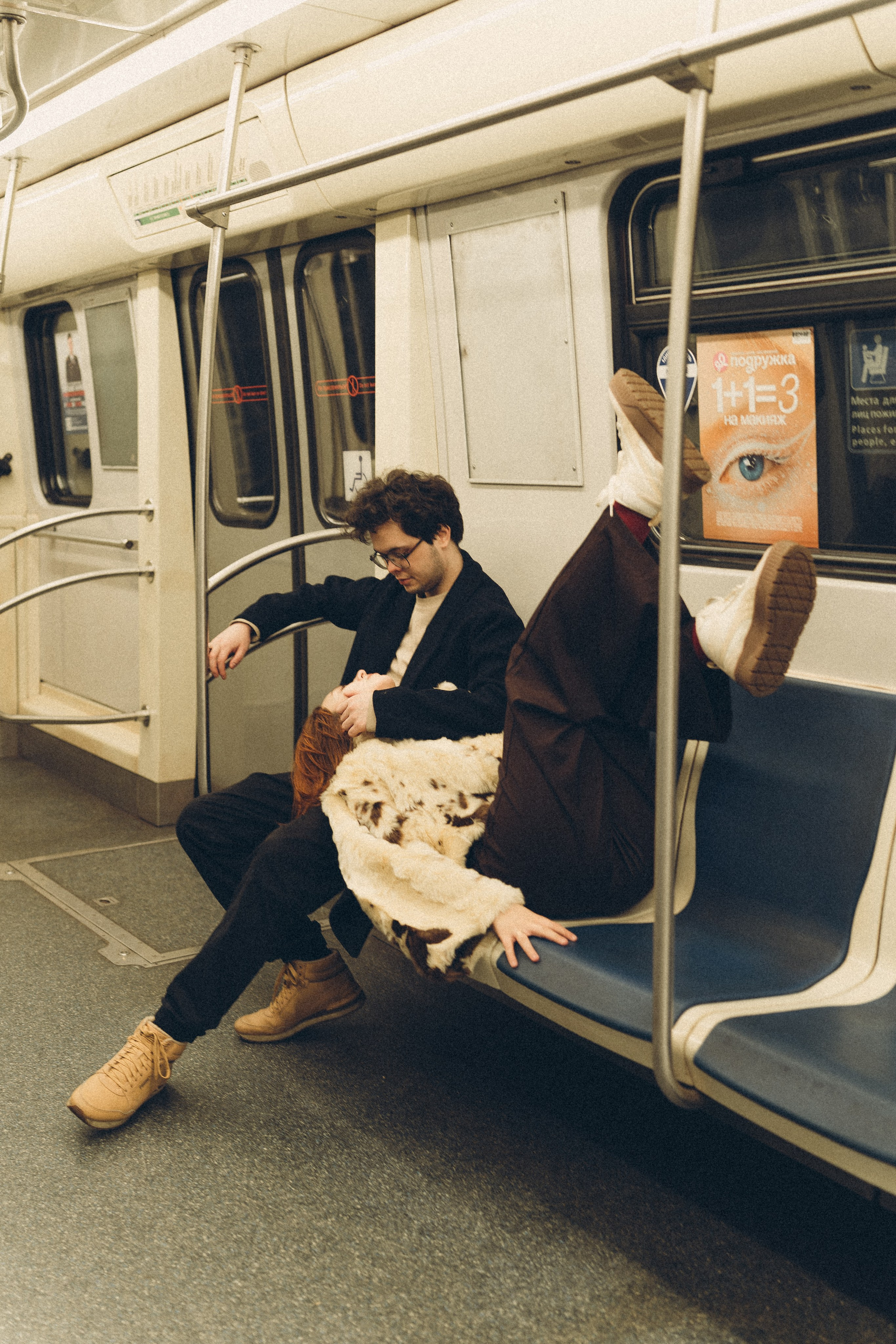 НОВОГОДНЯЯ ФОТОСЕСИИЯ ПАРЫ В МЕТРО ЛЮБОВЬ. Профессиональный фотограф, Санкт-Петербург — Виктория Богомолова