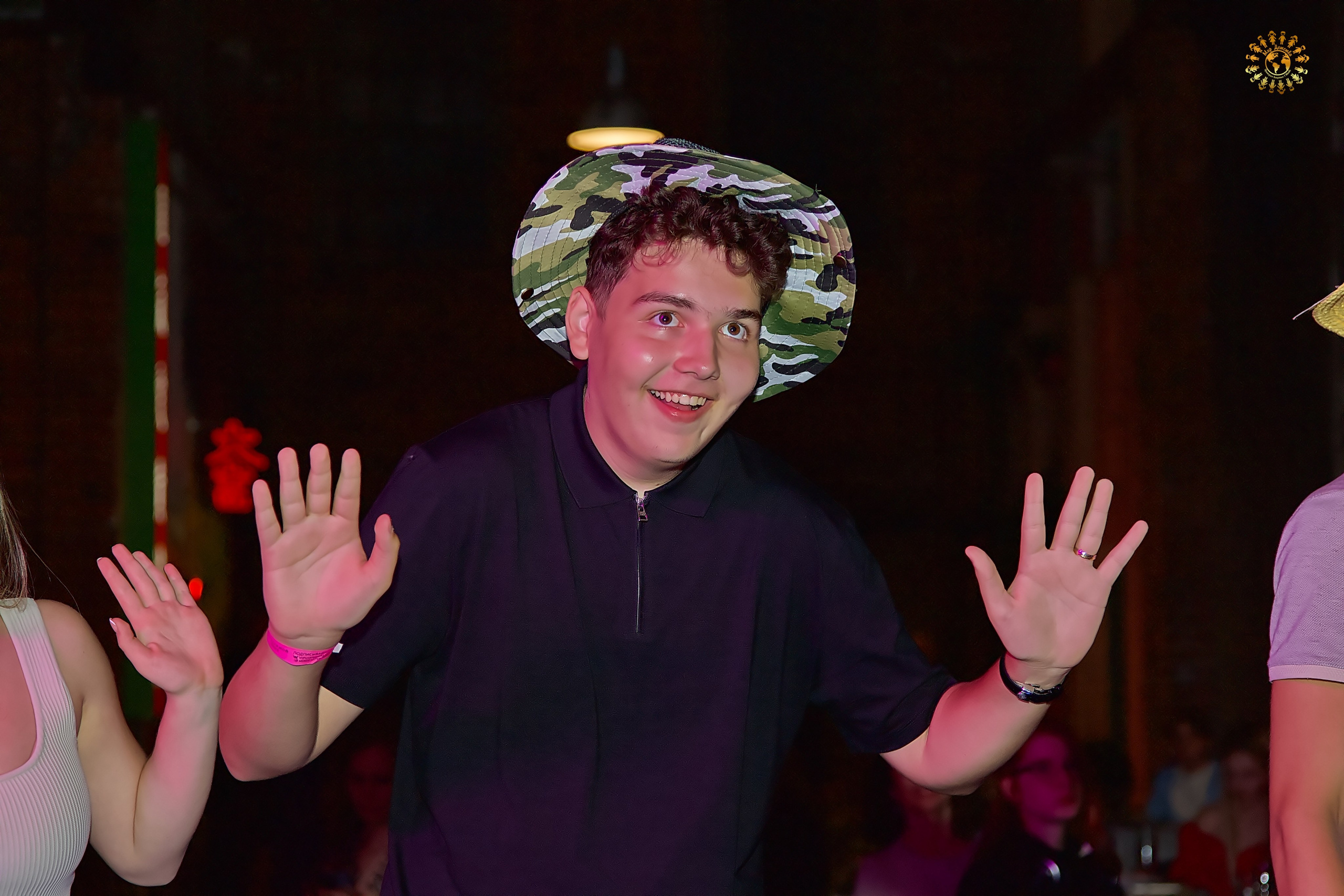 Выпускной 2023 (9-й класс, школа № 46). Loft Urban. Москва. Репортажная съемка в Москве и области. Анималистика