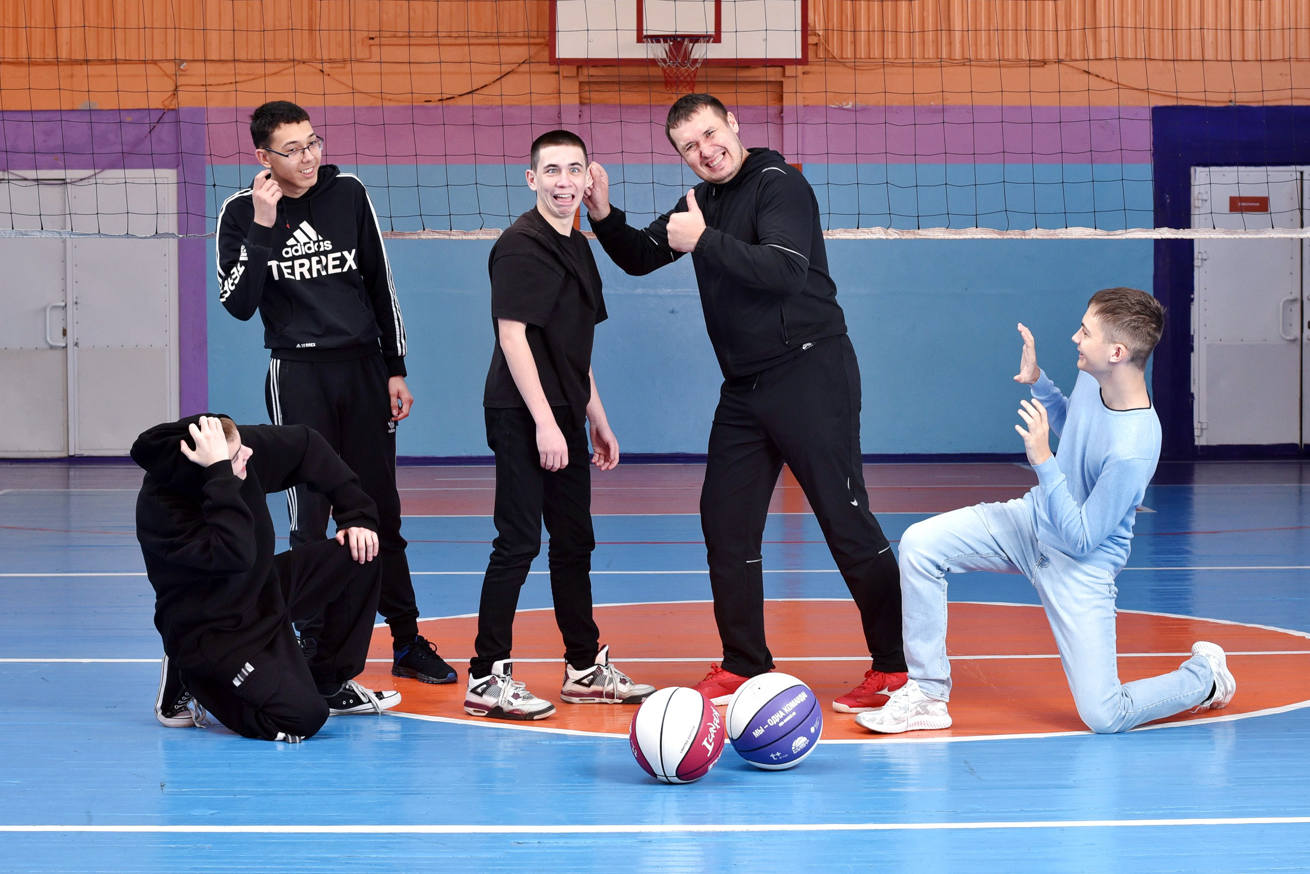 ФОТОСЕССИЯ В СПОРТИВНОМ ЗАЛЕ. Школьный фотограф ЛАРИСА МАТВЕЕНКО