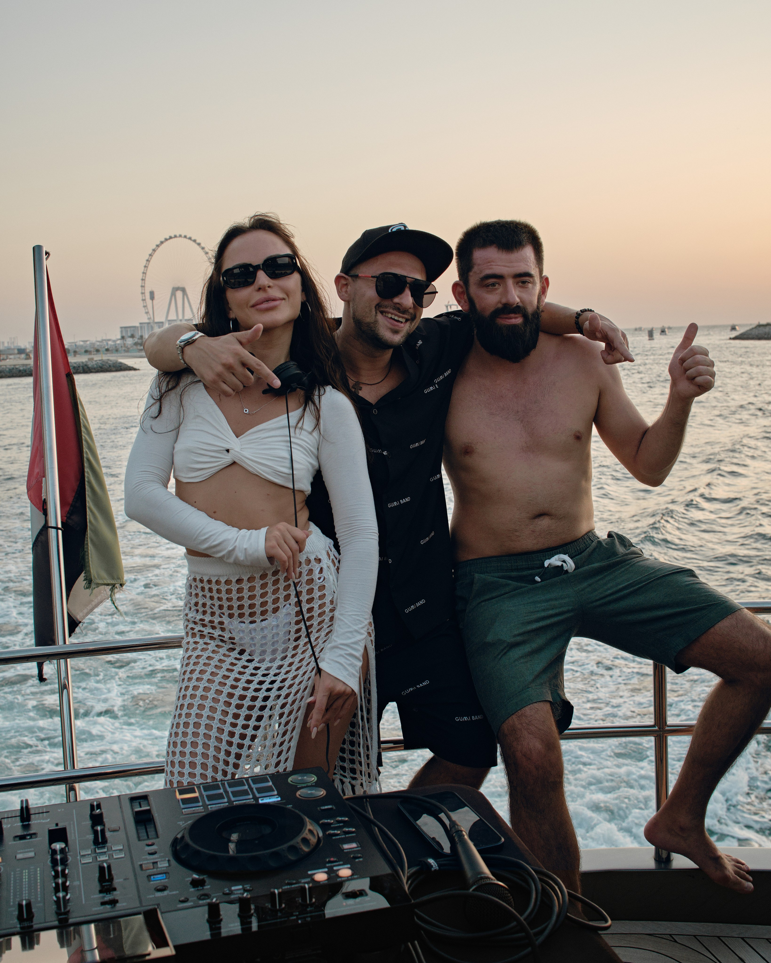 PAVEL DEREVYANKO. NOIZOMAX Художественный фотограф в Дубай