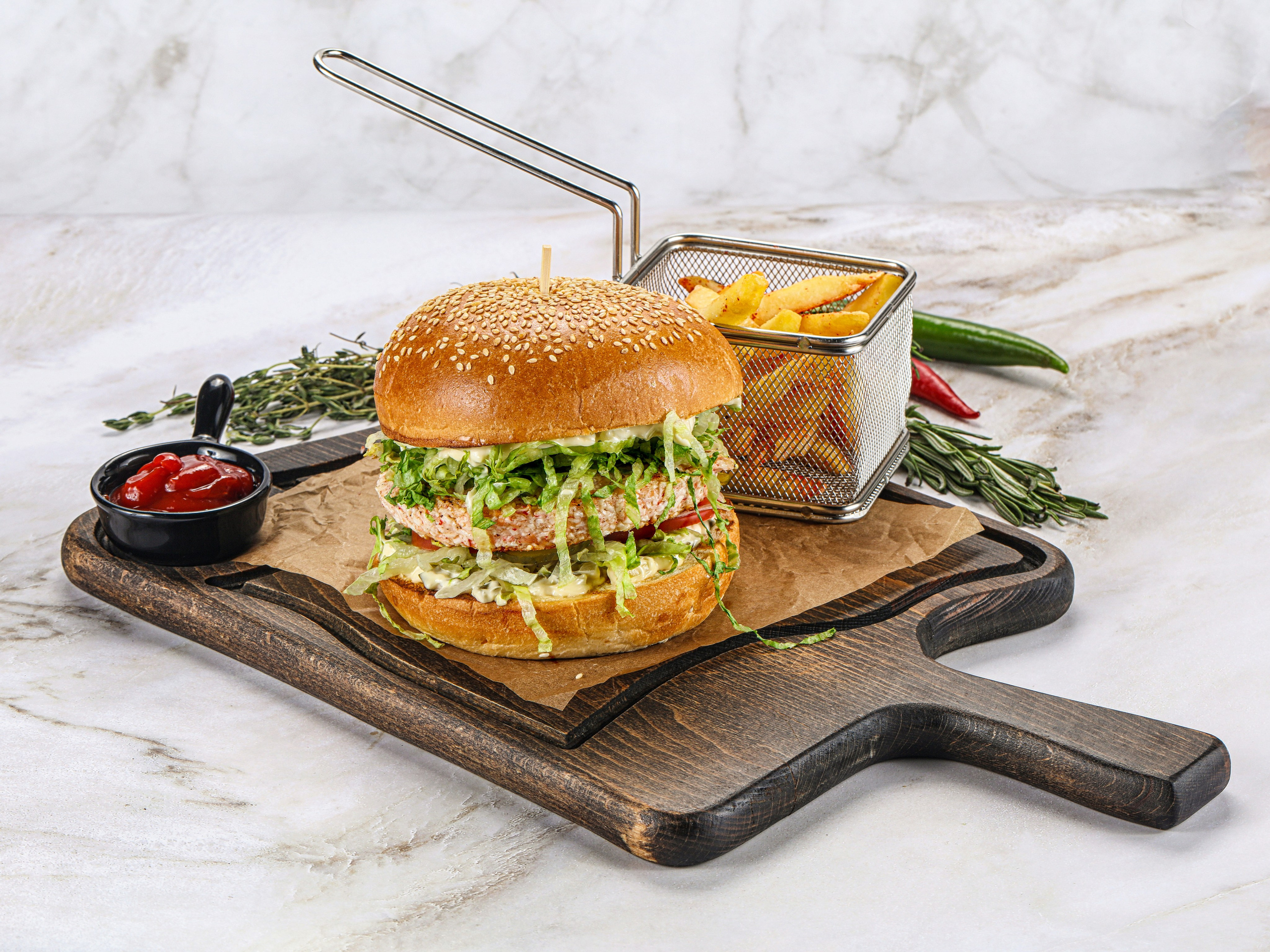 Фотосъемка бургеров и гамбургеров. Заказ по тел.: +7 (906) 006-90-22. Фуд-фотограф Андрей Старостин — съемка еды в Москве. 9000 руб. в час