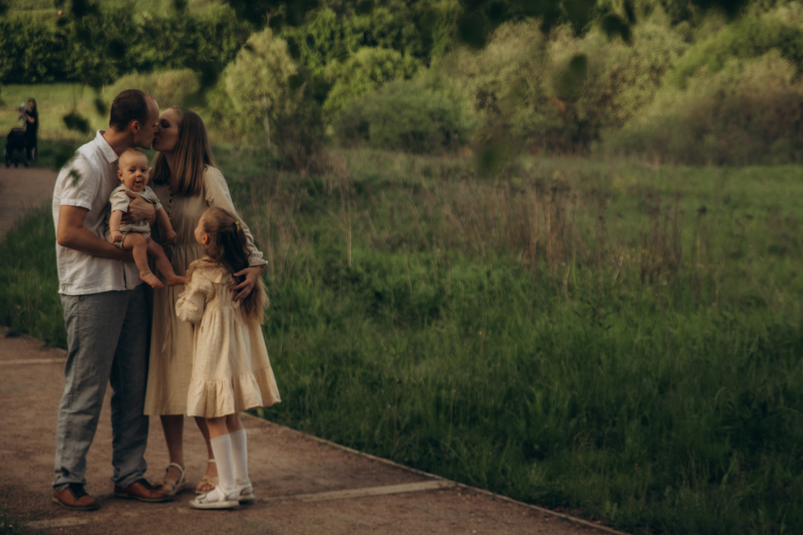 Теплым майским вечером. Гаврилова Настя семейный фотограф lifestyle в Москве