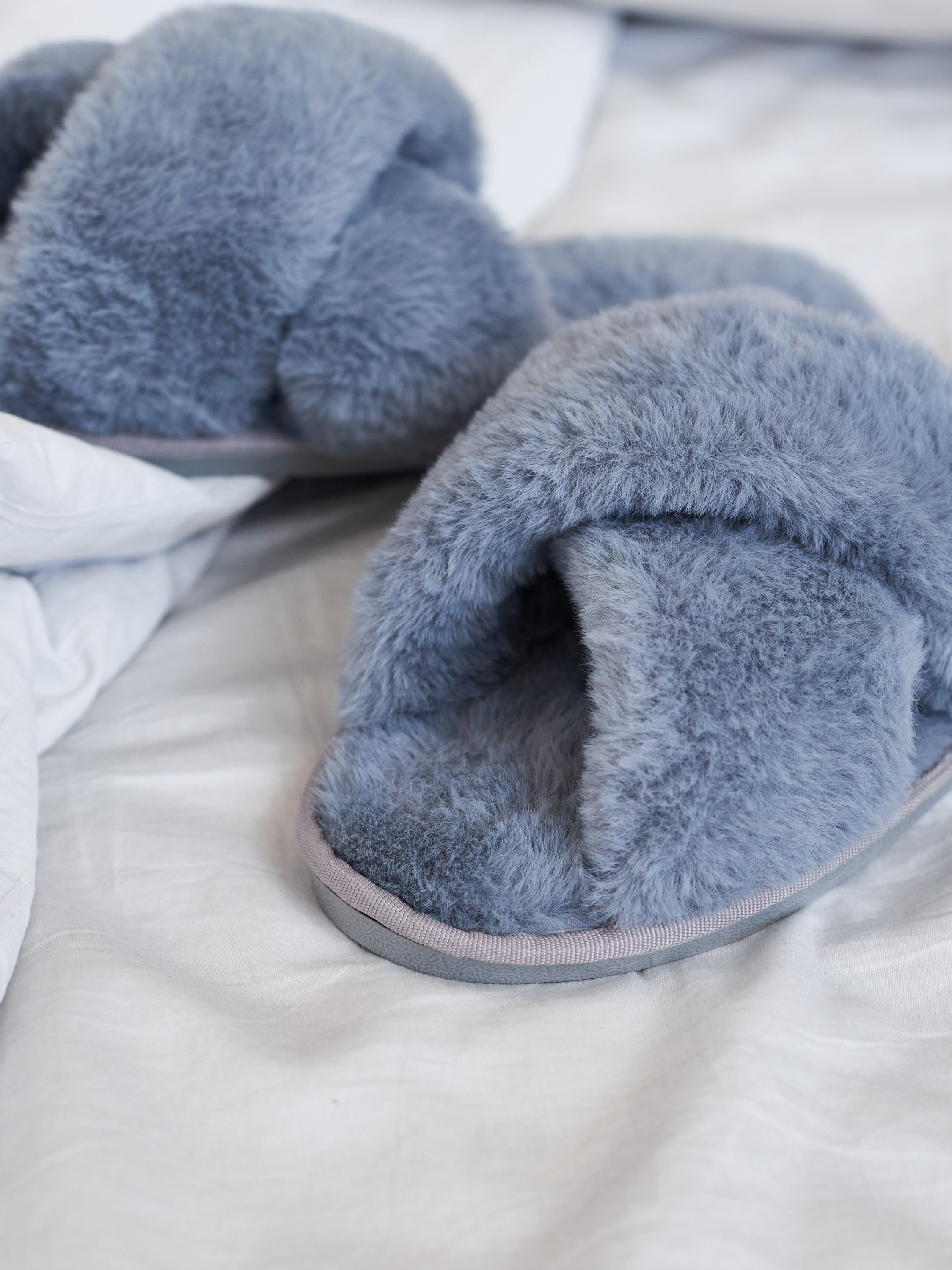 Фотосъемка домашних тапочек Екатеринбург Wildberries ВБ Ozon Озон предметная съемка Екб заказать цена фотосъемка товара WB обувь предметка. Фотограф Екатеринбург Анастасия Жерновская | Маркетплейсы и нейрофото