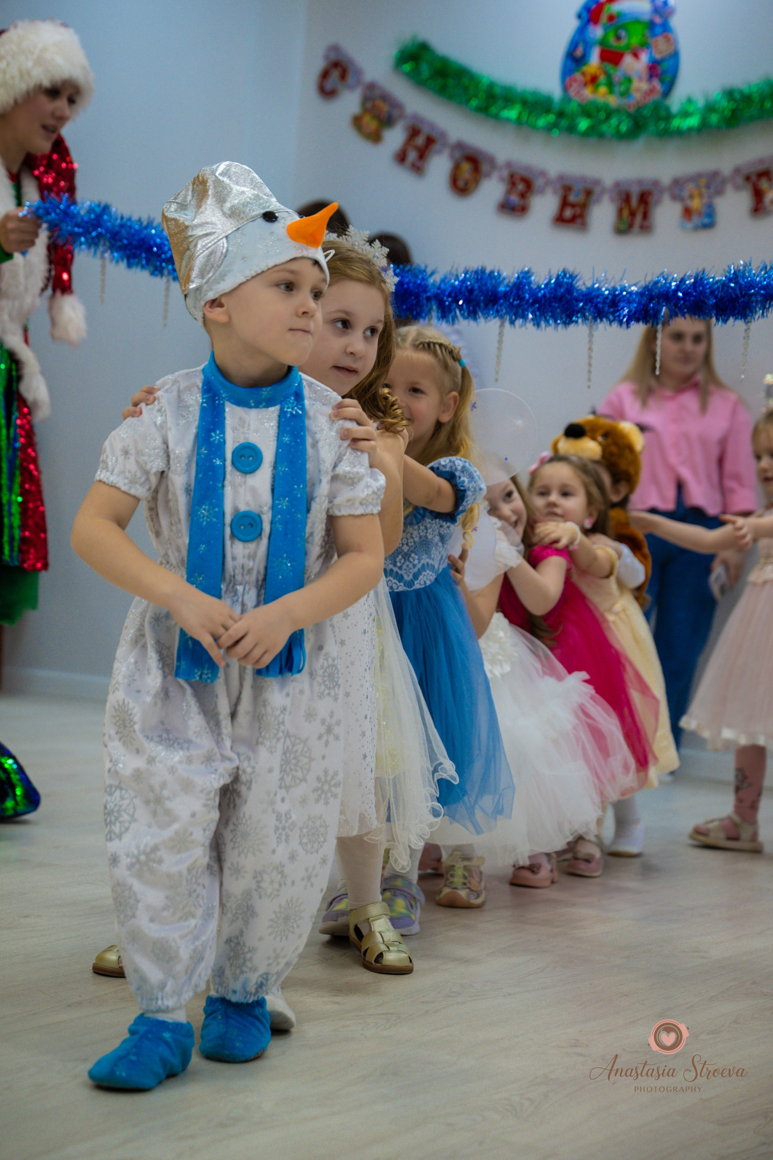 Новый год в танцах. Семейный и детский фотограф в Королеве, Москве и Московской области Строева Анастасия