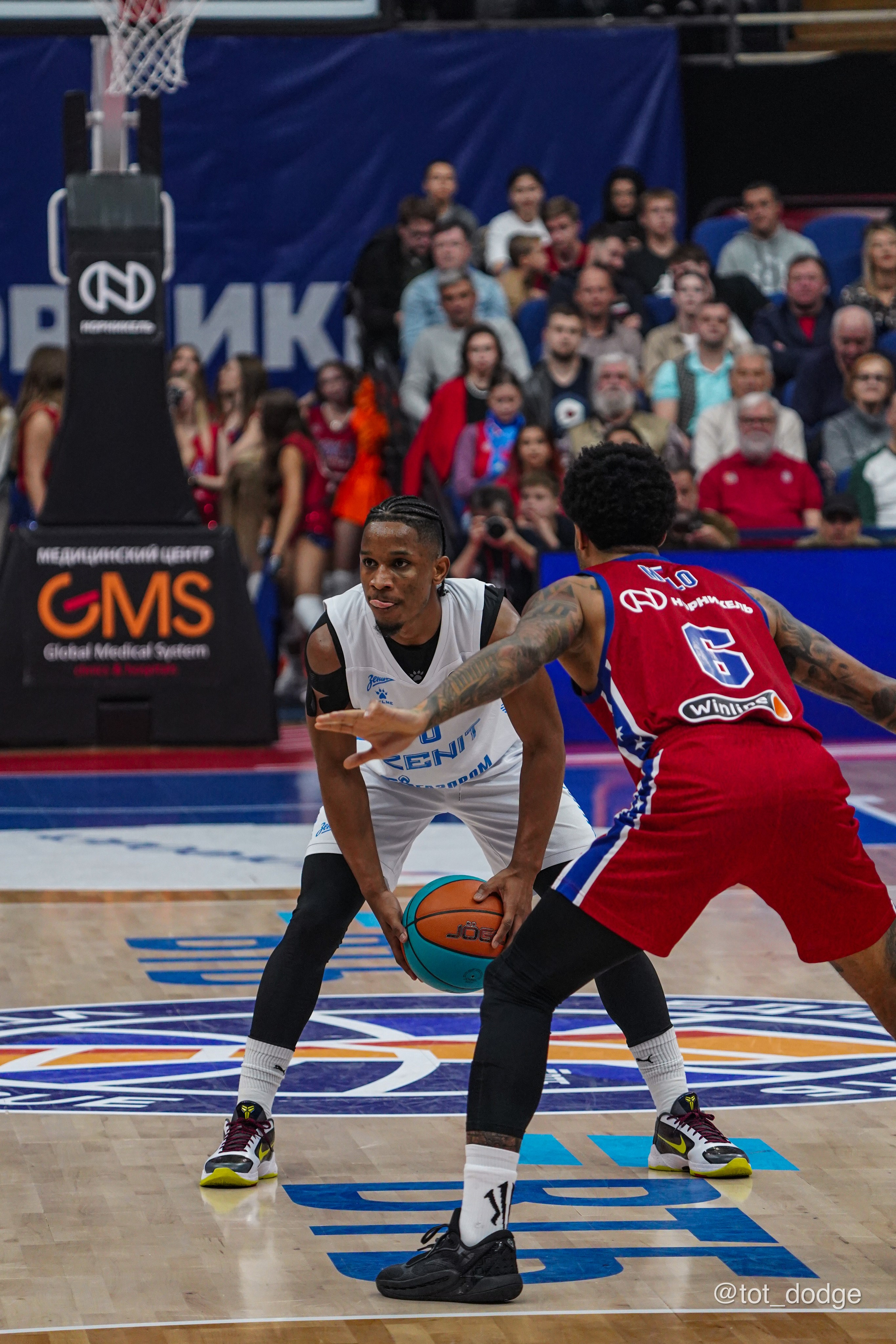 Баскетбол. ЦСКА-Зенит (13.10.24). Автомобильный фотограф Шакая Кирилл