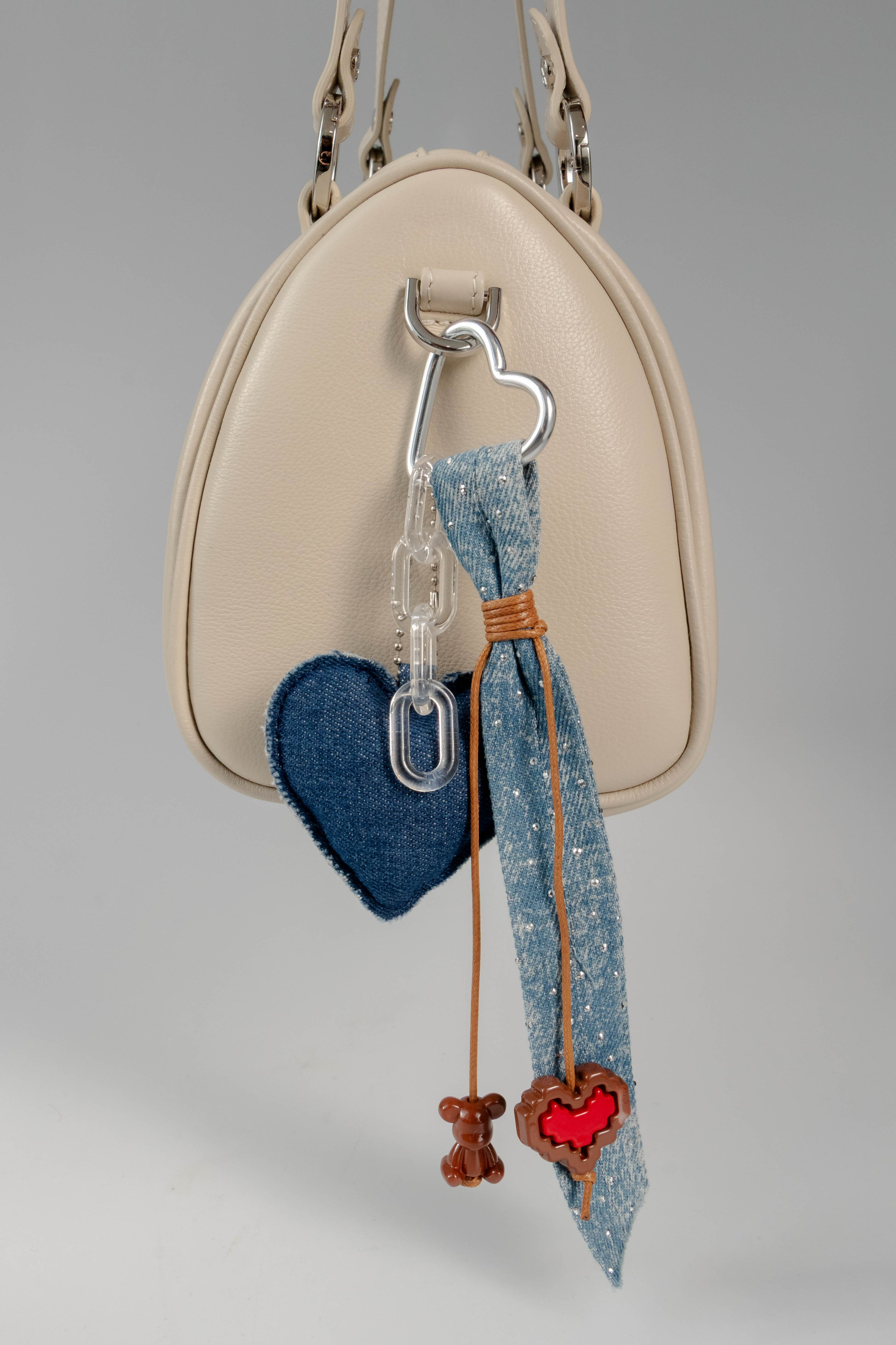 Обвесы. Александра Романова креатор в Москве