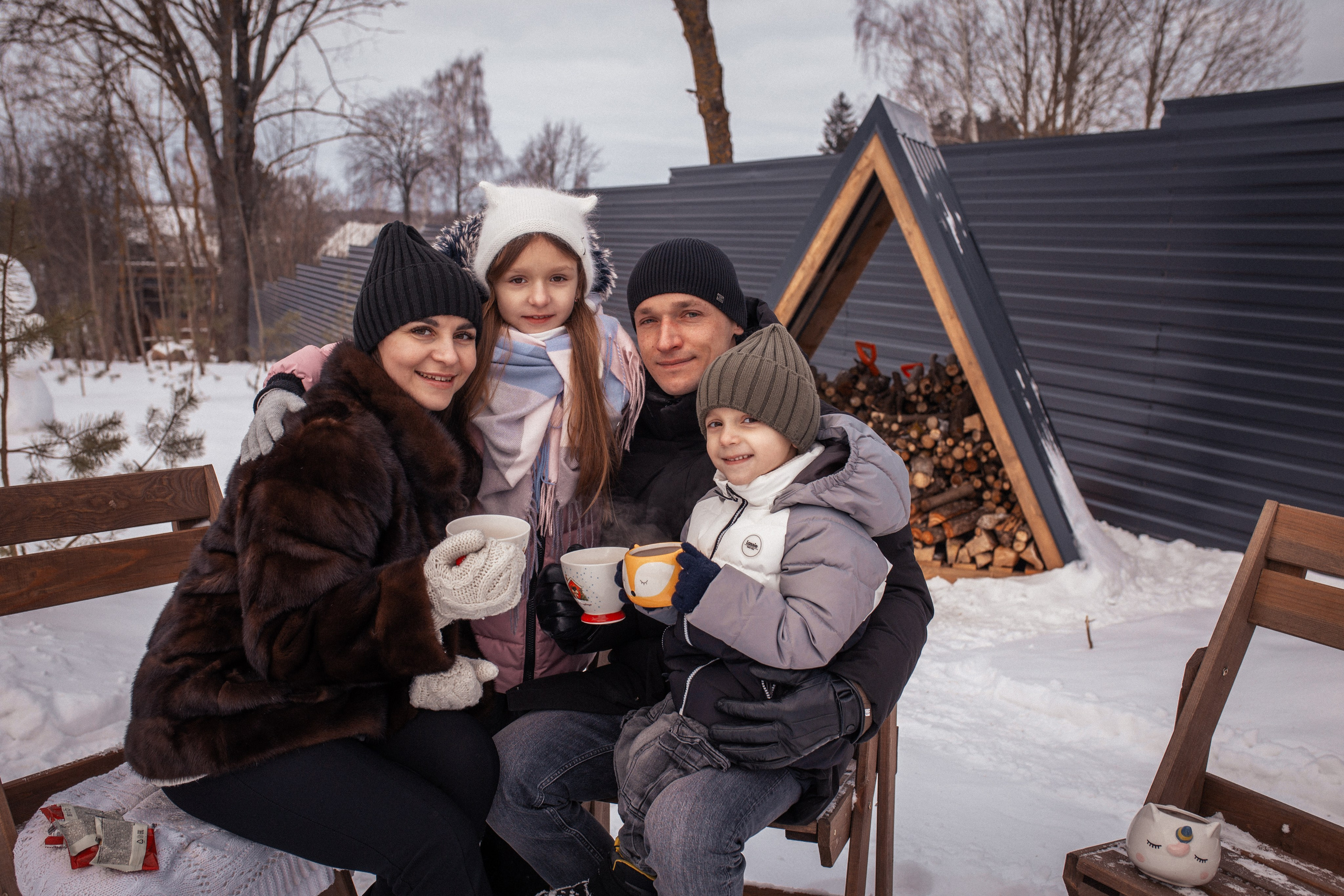 Мария с семьёй