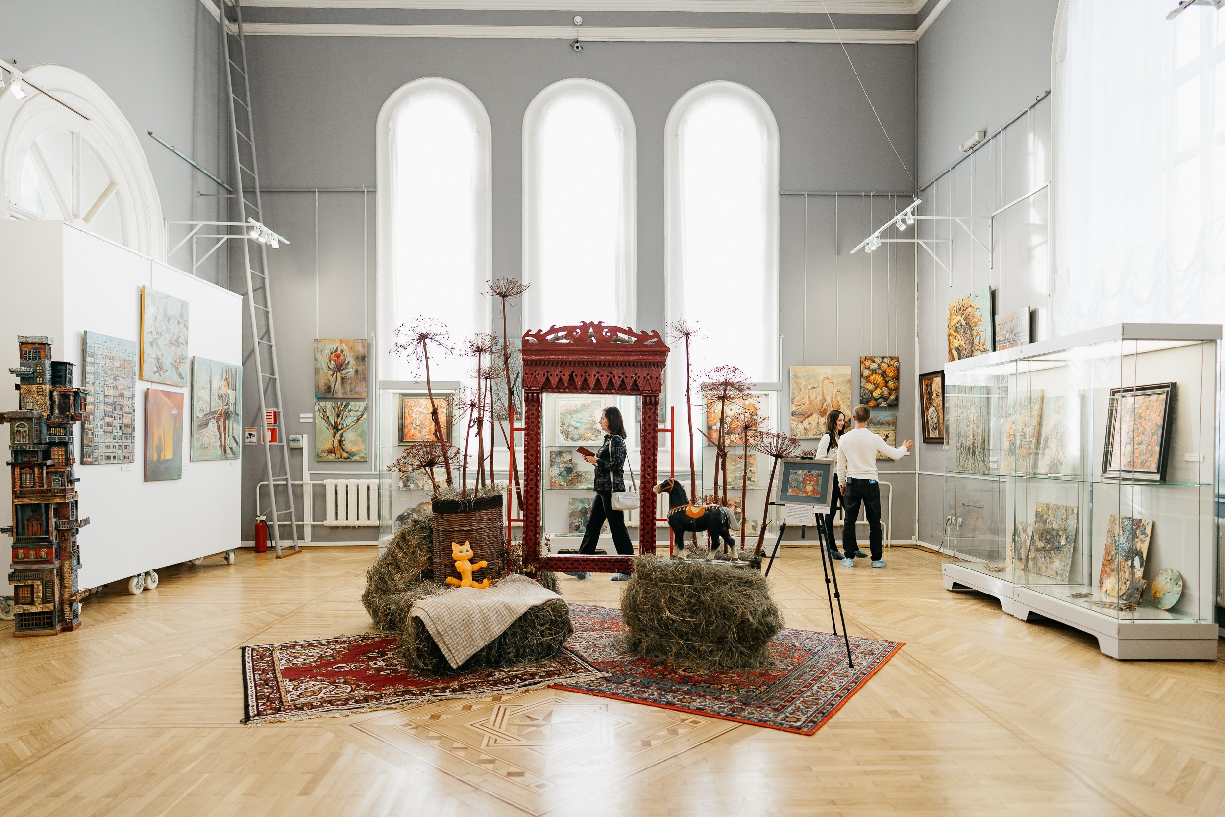 Открытие персональной выставки художника Марии Кулиной-Черкашиной «Возвращение в детство (пойдём, что покажу…)». Свадебный и репортажный фотограф Юров Дмитрий