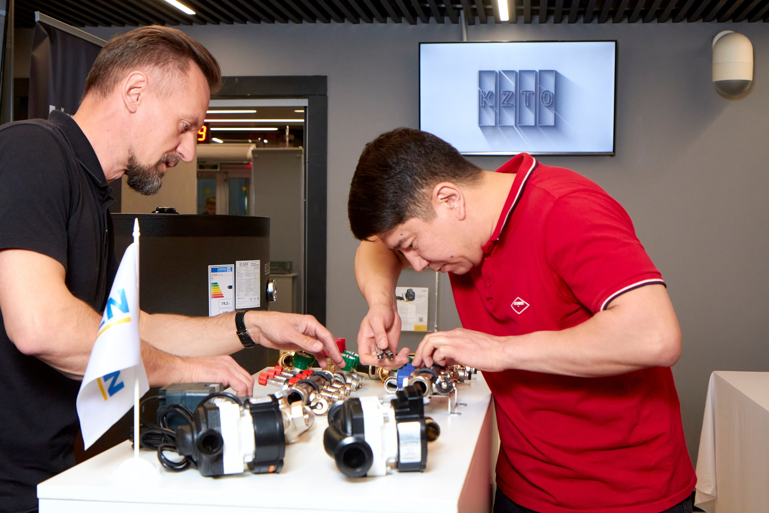 Мастер Ватт, конференция Екатеринбург 2023. Предметный и репортажный фотограф Алексей Кротов