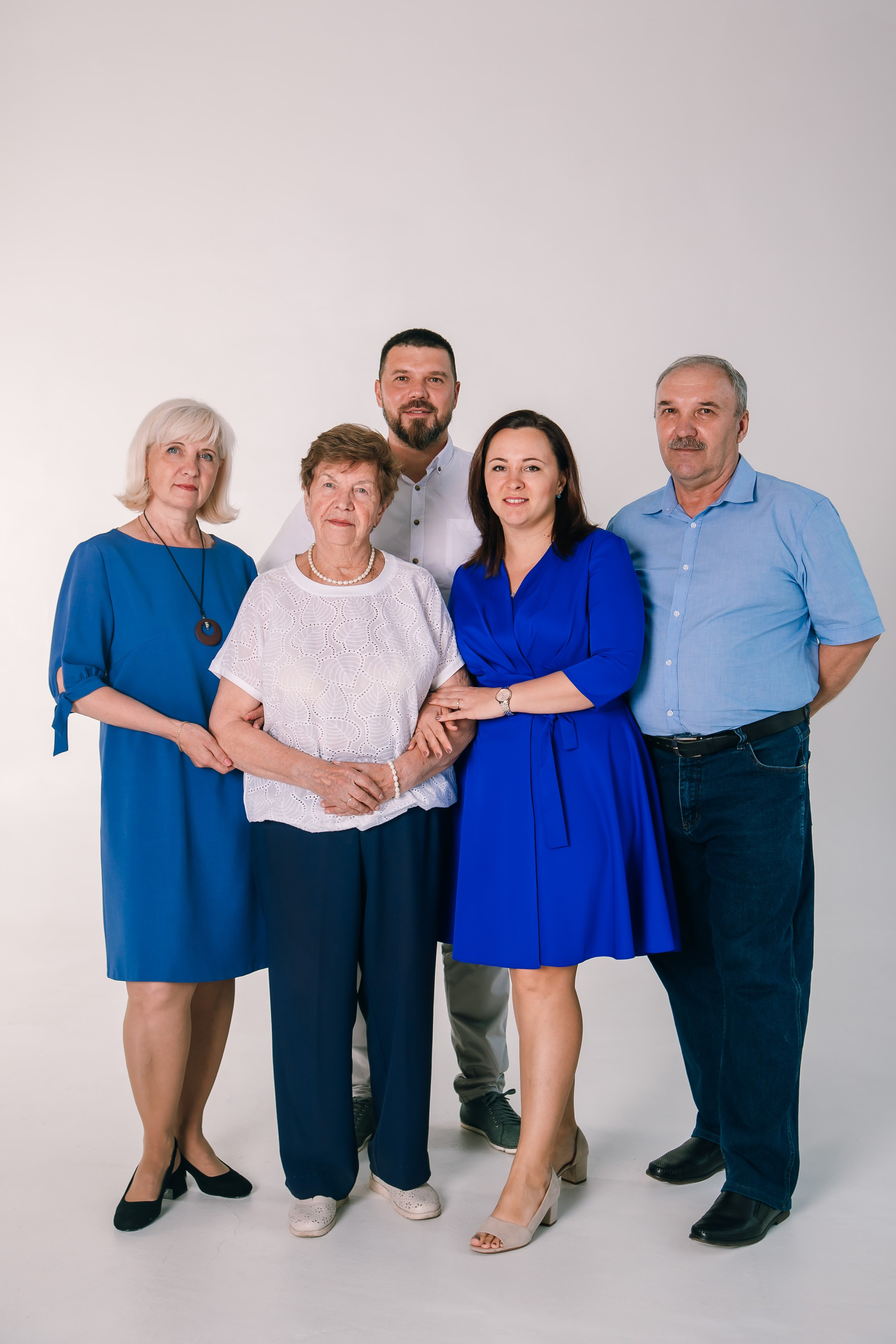 Фотосессия большой семьёй в студии в Екатеринбурге. Свадебный, семейный фотограф, контент съёмка. Екатеринбург. Елена Граф