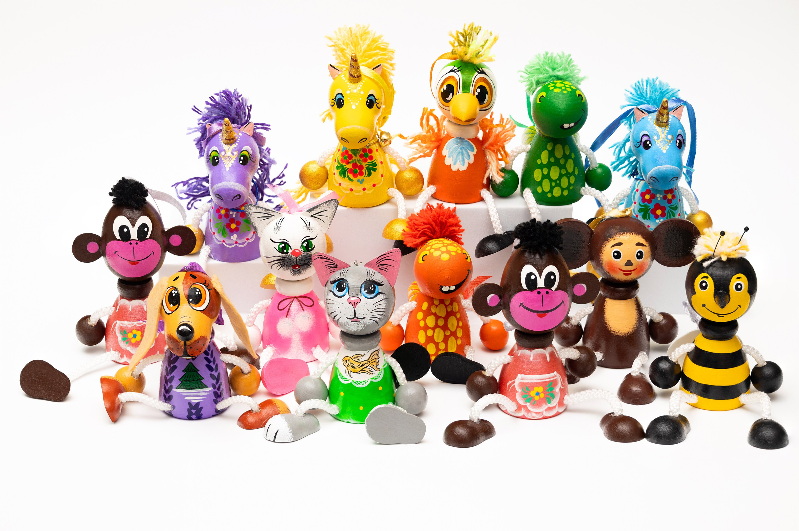 Деревянные игрушки ручной росписи. Фотостудия T-CUBE