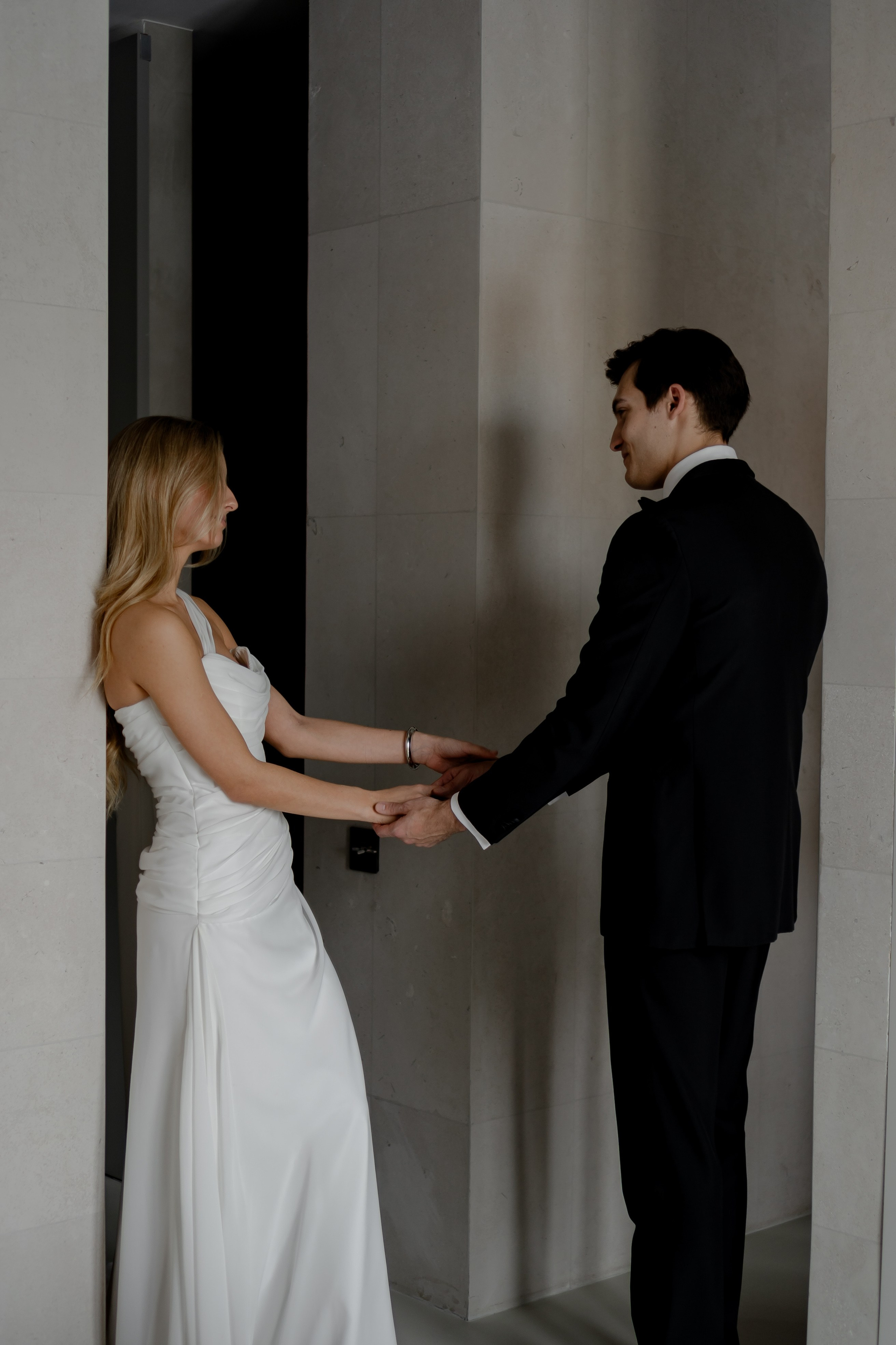 ЭЛЕГАНТНАЯ СВАДБЕНАЯ СЬЕМКА ЖЕНИХА И НЕВЕСТЫ В ДОРОГОМ ОТЕЛЕ САНКТ-ПЕТЕРБУРГА. Профессиональный фотограф, Санкт-Петербург — Виктория Богомолова