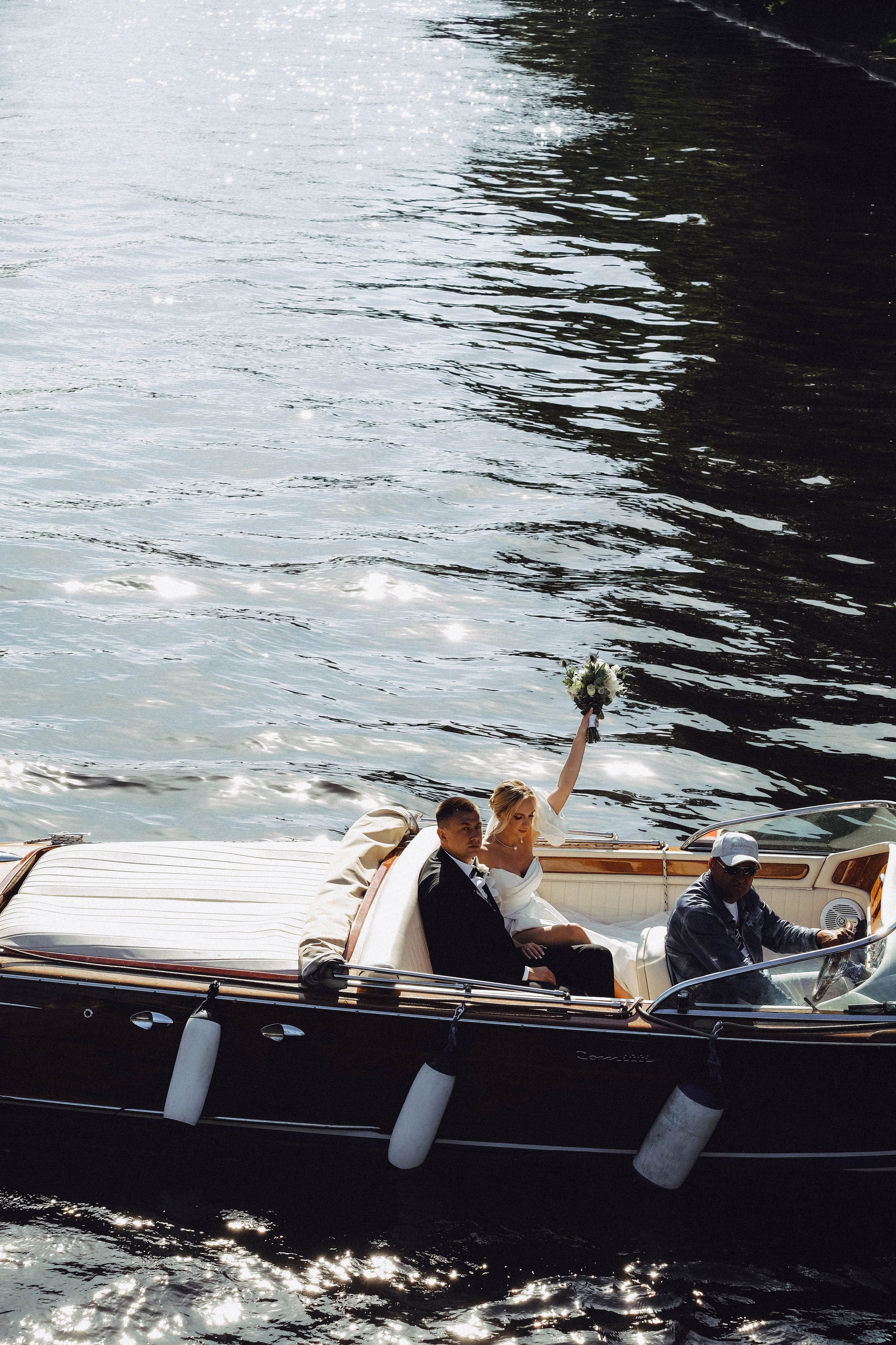СВАДЕБГНАЯ ПРОГУЛКА ПО КАНАЛ САНКТ-ПЕТЕРБУРГА НА КАТЕРЕ. Профессиональный фотограф, Санкт-Петербург — Виктория Богомолова