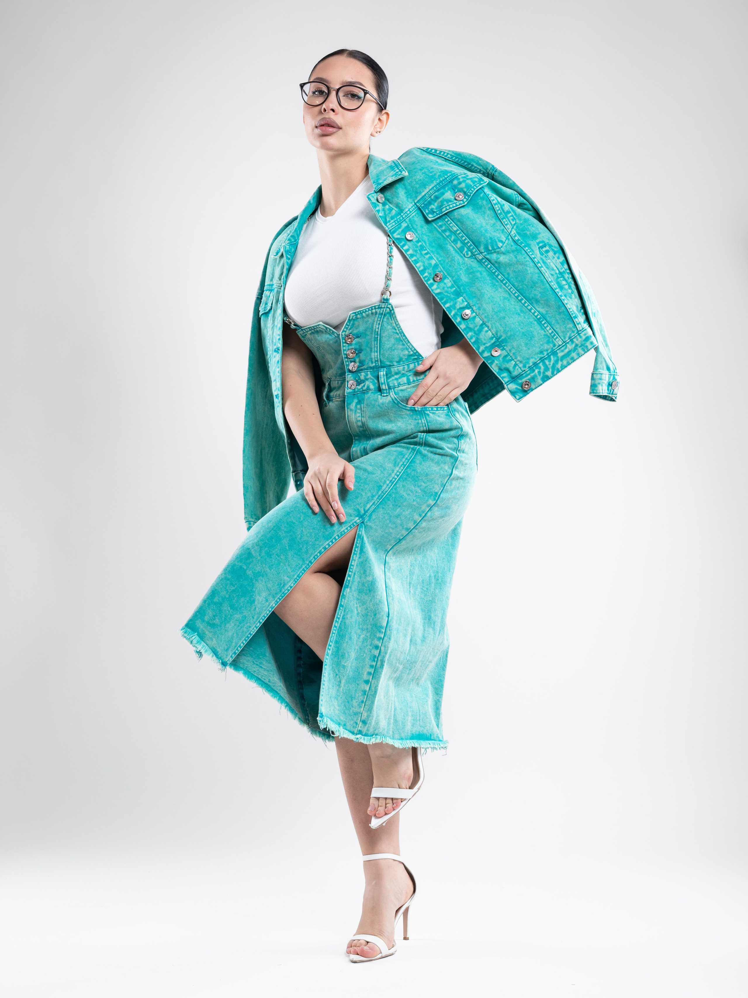 Платья и костюмы. Предметный фотограф, фото для маркетплейсов Пятигорск, КМВ