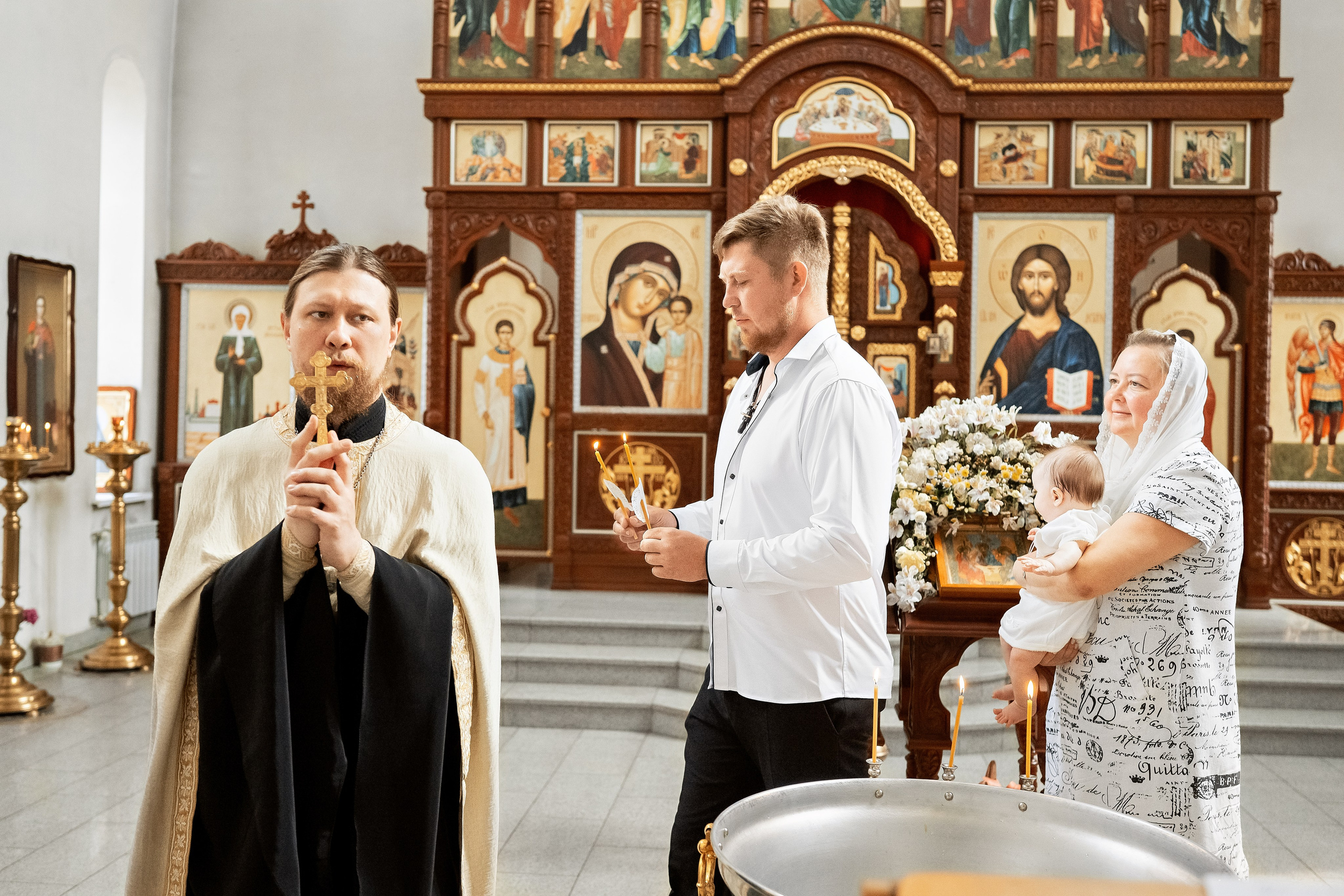 Крещение в храме Архангела Михаила. Церковный фотограф на Таинство Крещения и Венчания в Оренбурге и Оренбургской области Екатерина Белкина