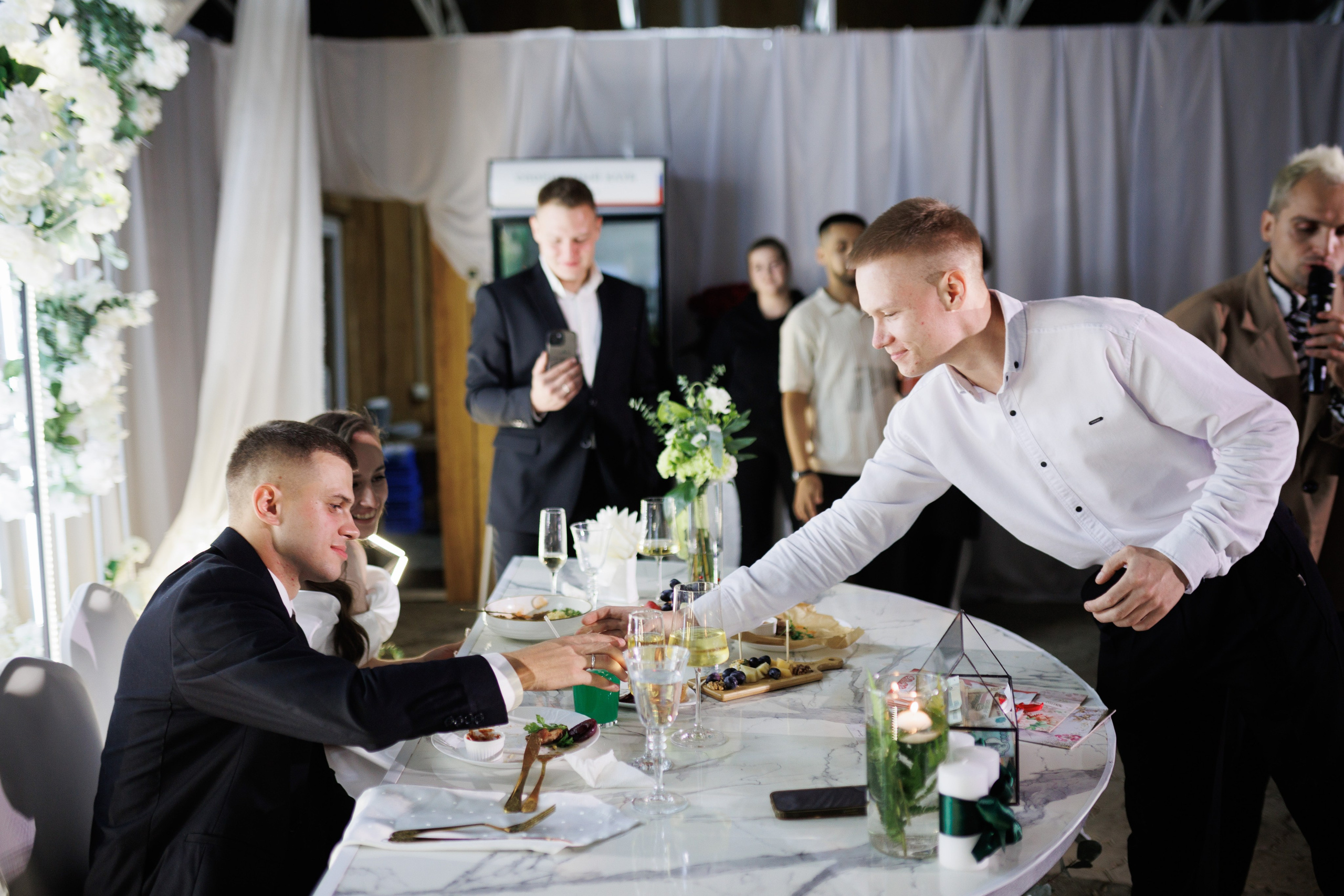 Сентябрь 2025, Белый лис, Выкса. Фотограф городских и семейных событий в Нижнем Новгороде Артем Карпухин