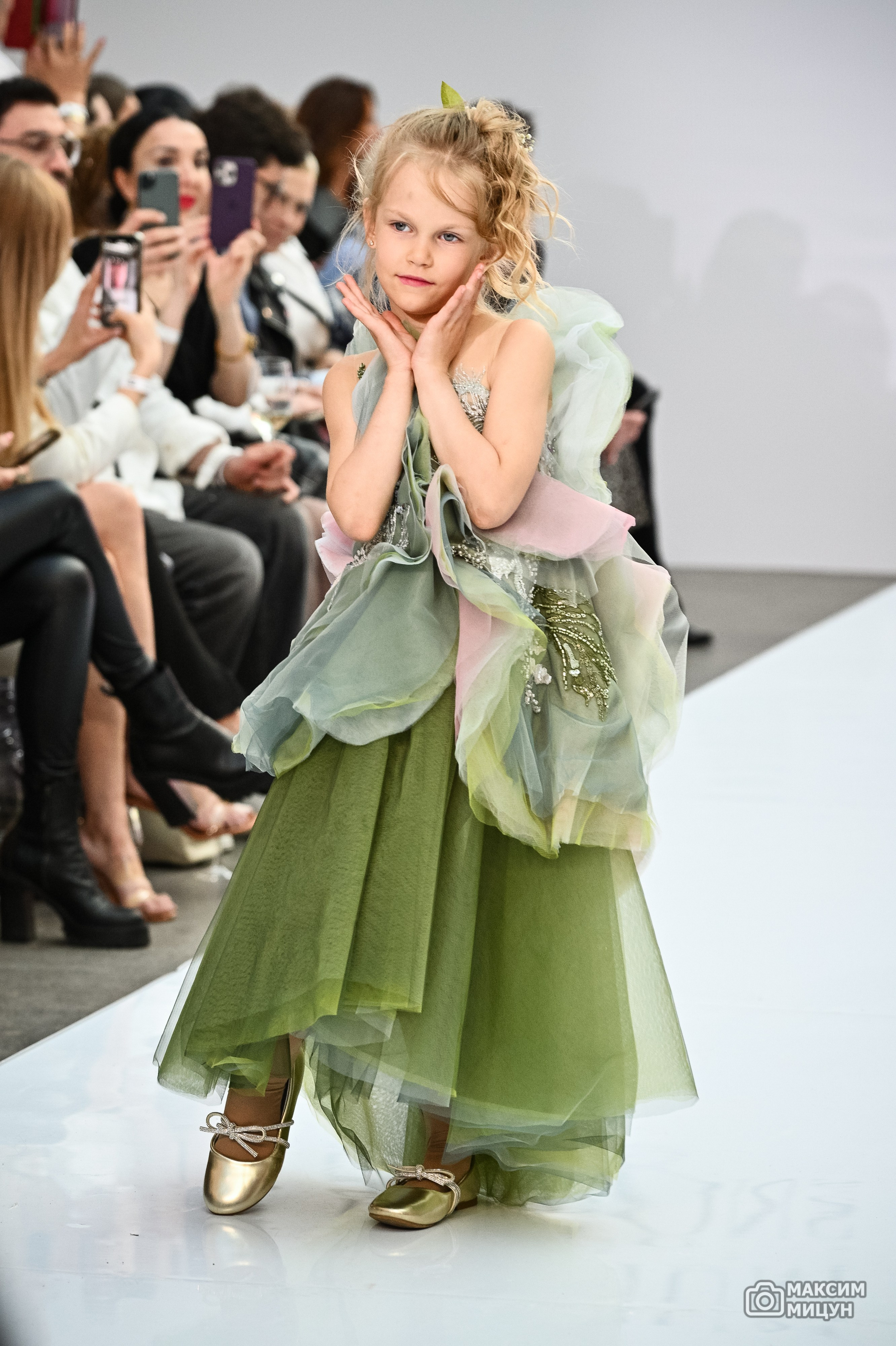 Модные показы. Фотограф Максим Мицун. Портрет, свадьба, репортаж, каталог