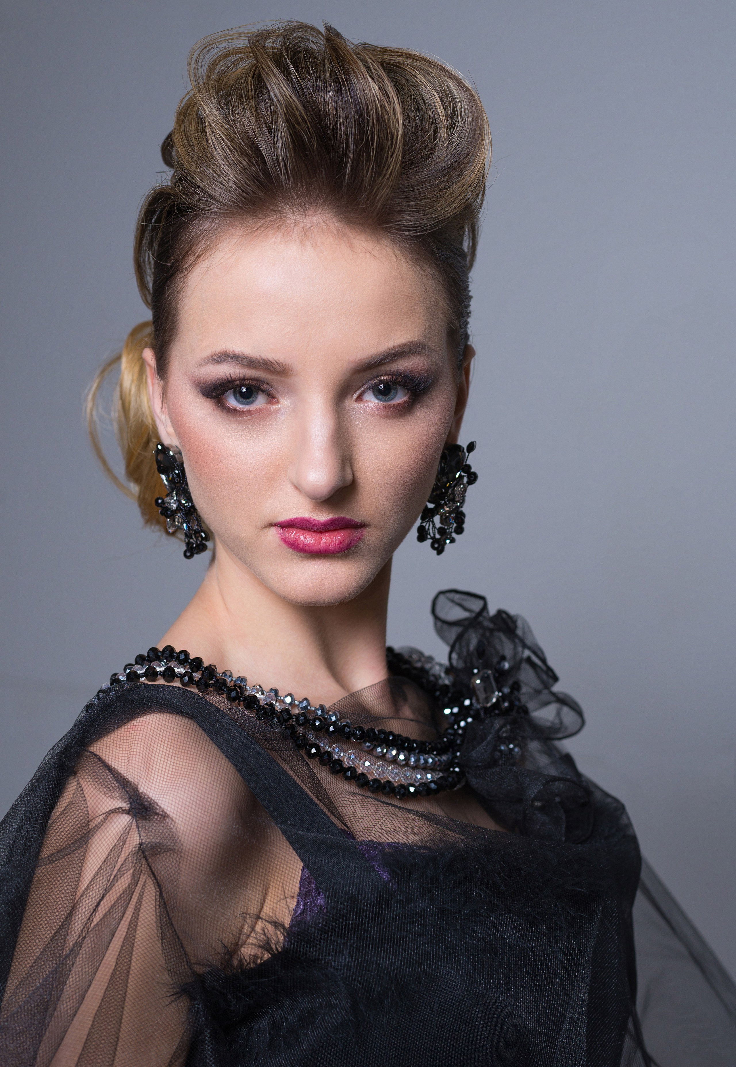 Портреты в студии. Фотограф Максим Мицун. Портрет, свадьба, репортаж, каталог