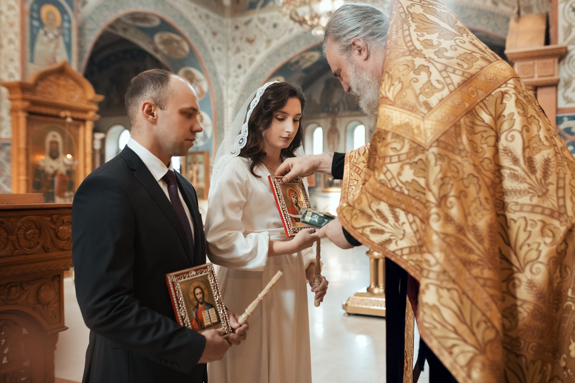 Храм святых Новомучеников и Исповедников Российских в Бутове. Фотограф на Крещение, Венчание в Москве Ирина Шамина