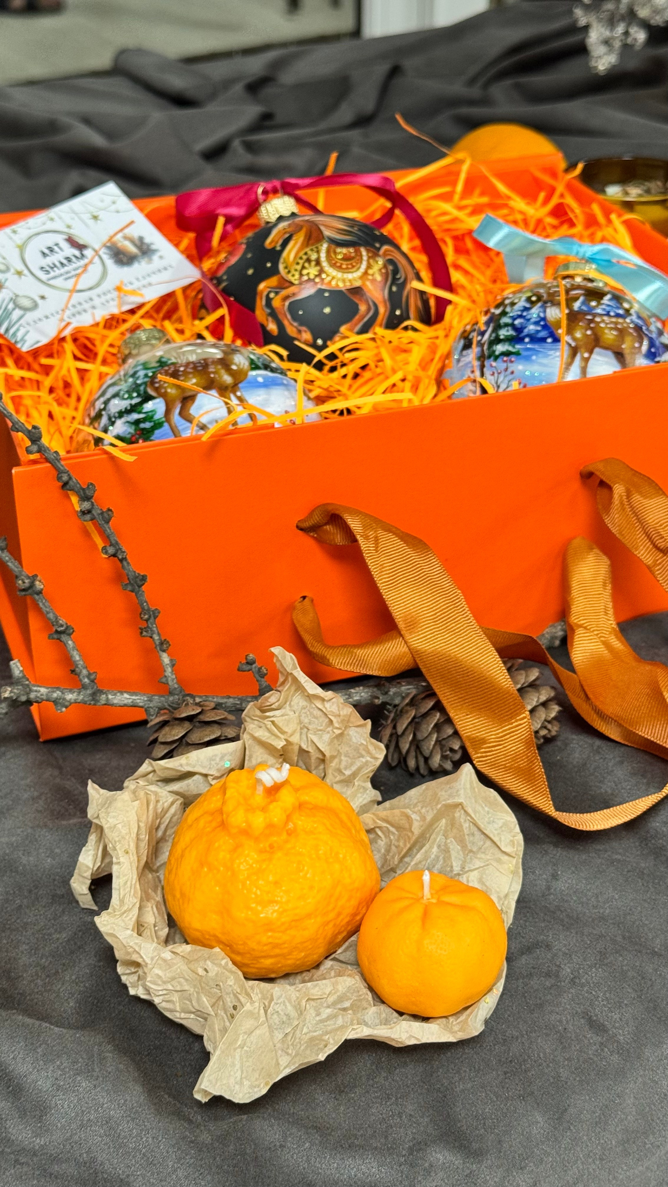 Аромасвечи и наборы. Художественная ручная роспись елочных шаров, корпоративные подарки и восковые аромасвечи