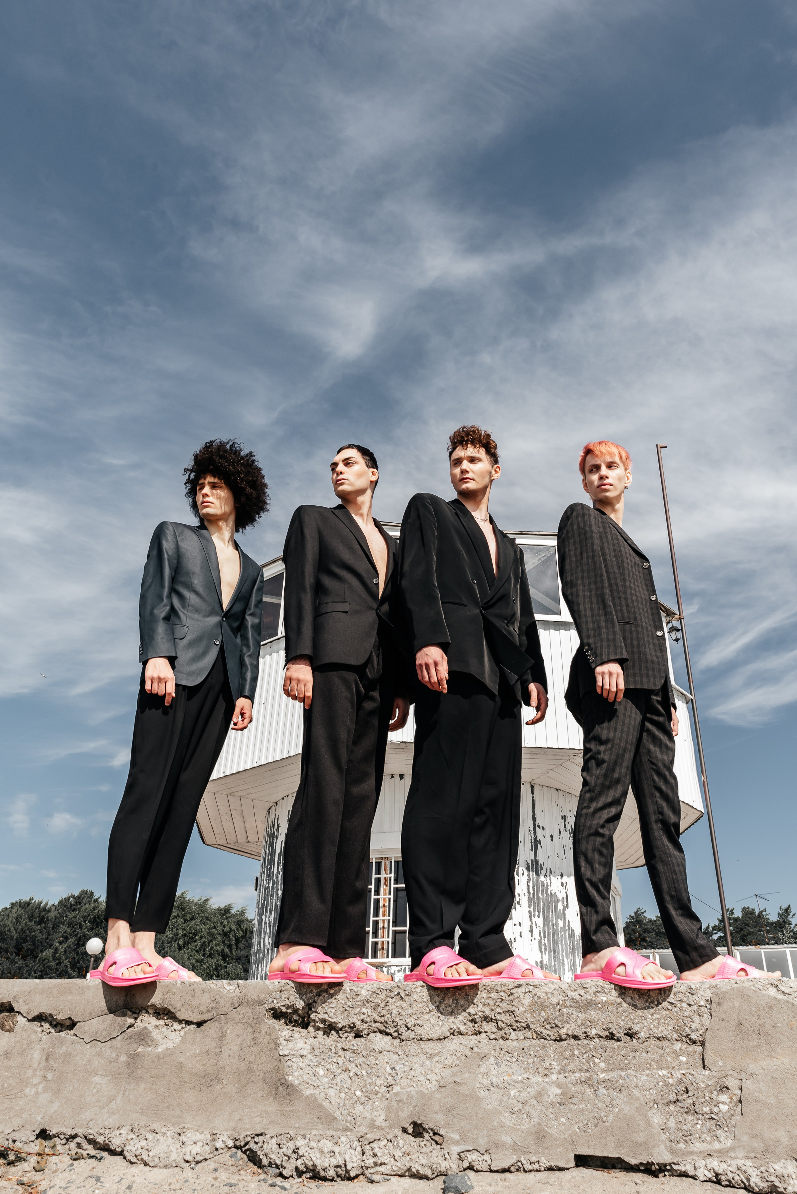 Фотосессия новосибирск, летняя фотосессия, фотосессия на природе, креативная фотосессия, фотограф новосибирск, фотосессия новосибирск, заказать фотографа в новосибирске, портретный фотограф новосибирск, портретное фото, мужской фотограф новосибирск, фото Юлия Туманова,  креативный фотограф, организация фотосессии, фотосессия для мужчины, мужская фотосессия, фэшн фотосессия,  фотосессия для бренда, рекламная фотосессия, фотограф мужчин, мужское тело, fashion фотосессия, креативная фотосессия для бренда одежды, стильная фотосессия, фотосессия с ванной и розовыми тапками