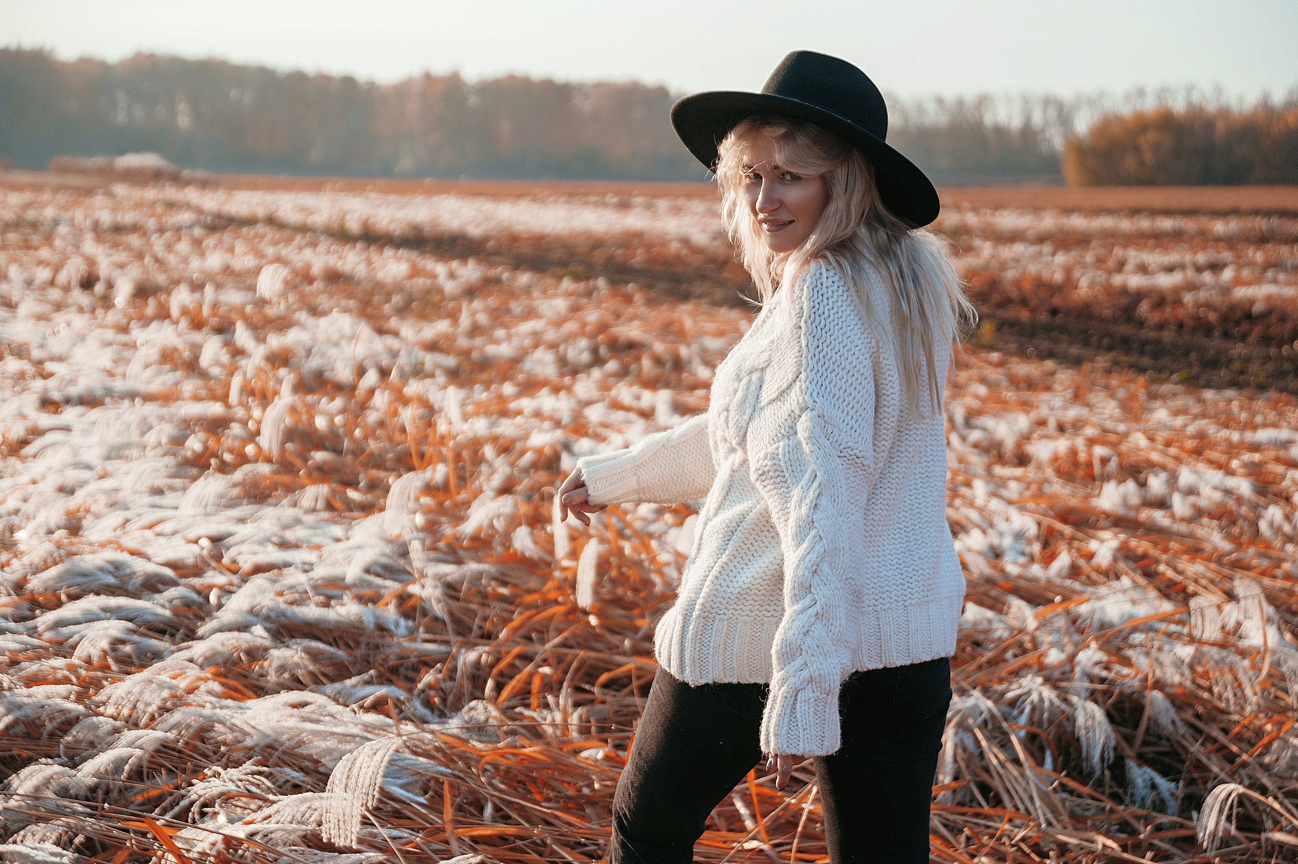 Фотосессия в поле. Портретный фотограф Дарья Едапина Новосибирск. Фотограф Дарья Едапина Новосибирск