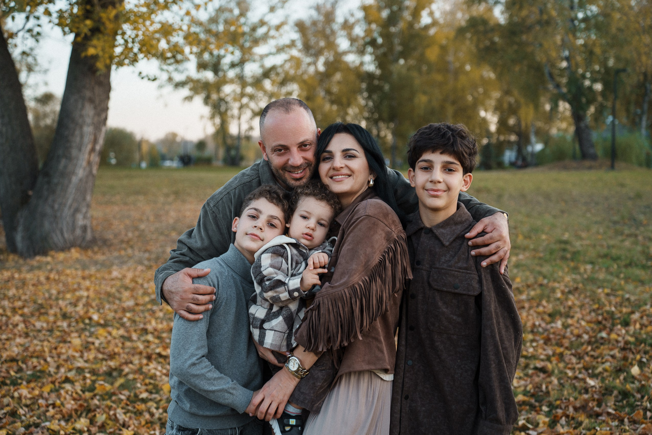 Армен, Сати, Марк, Давид и Арман, парк Арена. Фотограф Дарья Едапина Новосибирск