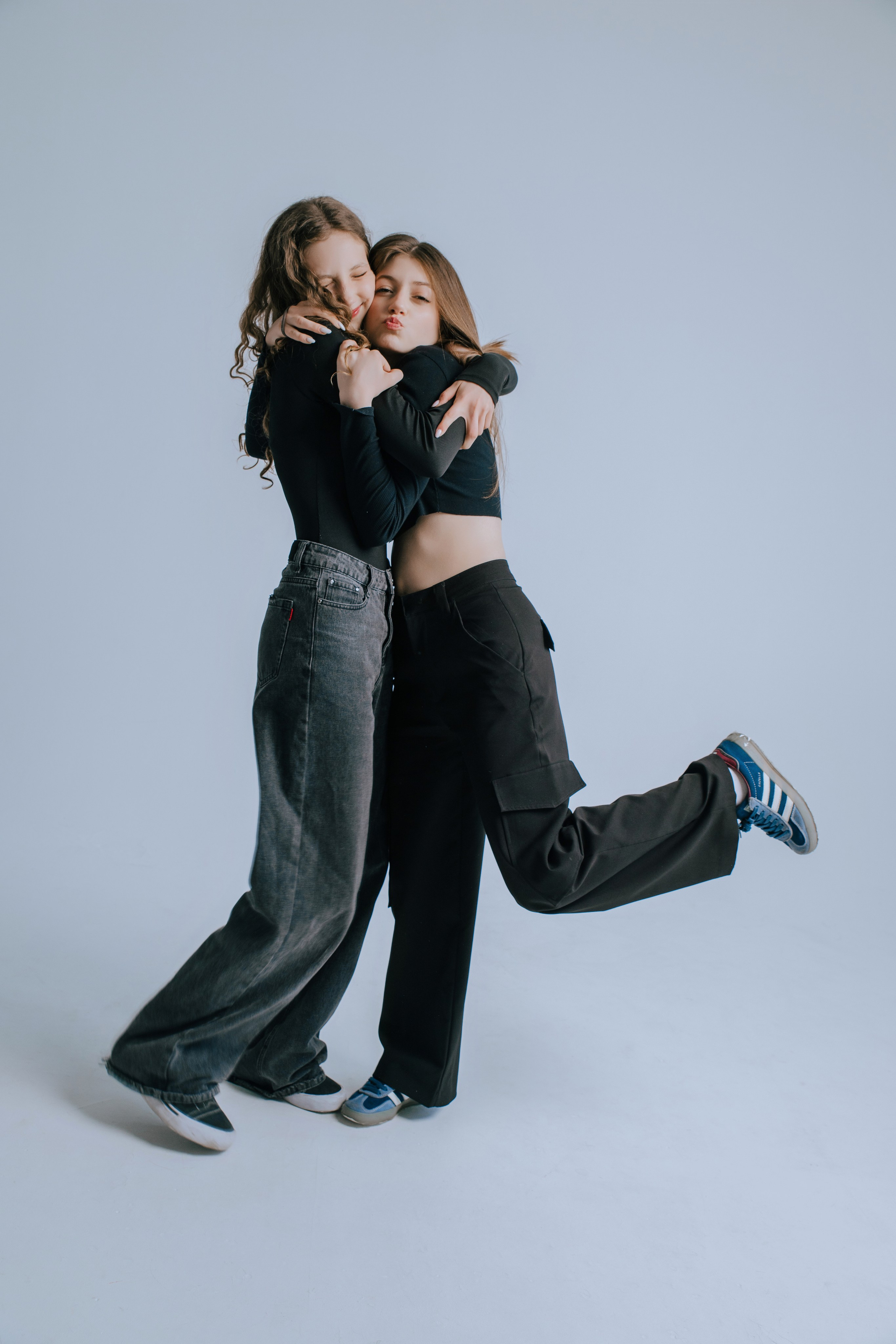 Гимназия им. Сайбеля — Выпуск 2024, 9 класс. Фотограф Ярмишко Дарья. Выпускные фотокниги