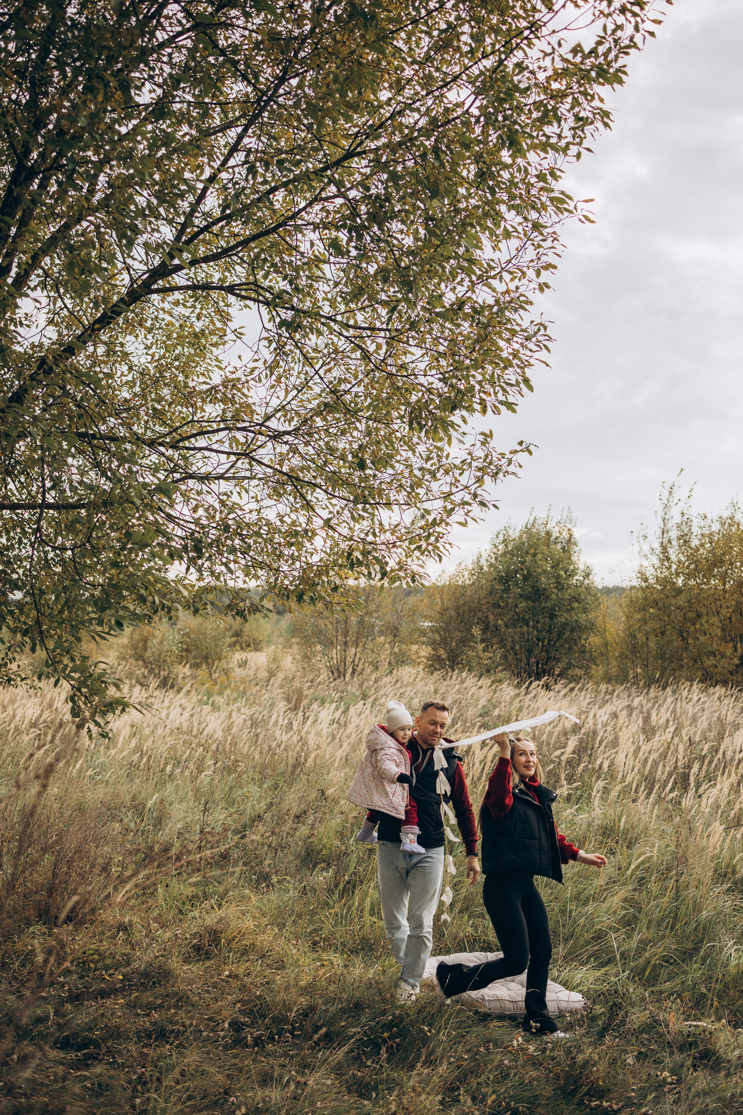 Летучий змей-семейная (4.10.2025 г.) г. Жуков (Калужская обл.). Надежда Стар семейный и церковный фотограф в Жукове и Калужской области