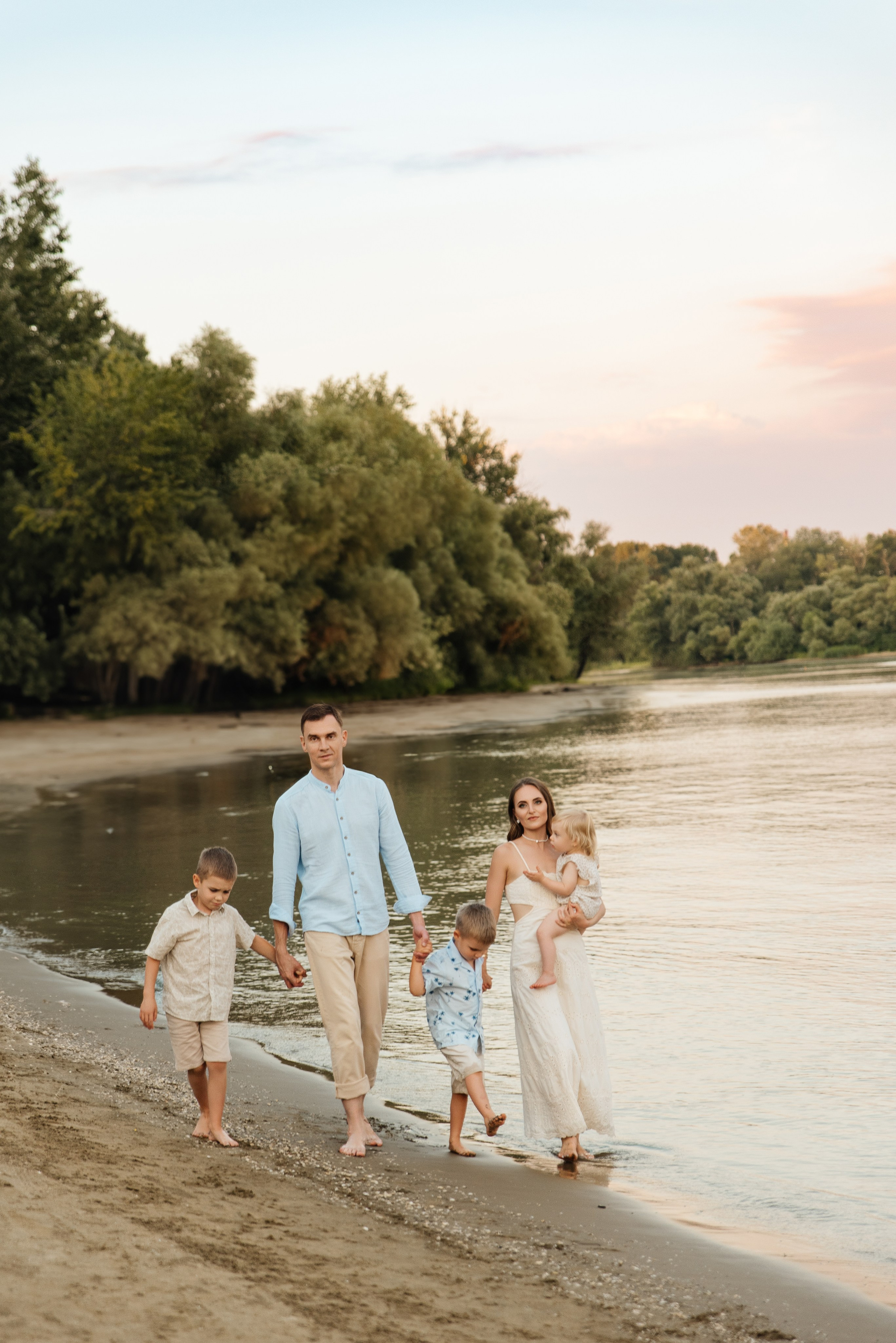 Семейная фотосессия у озера. Свадебный и семейный фотограф Кореновск/Краснодар