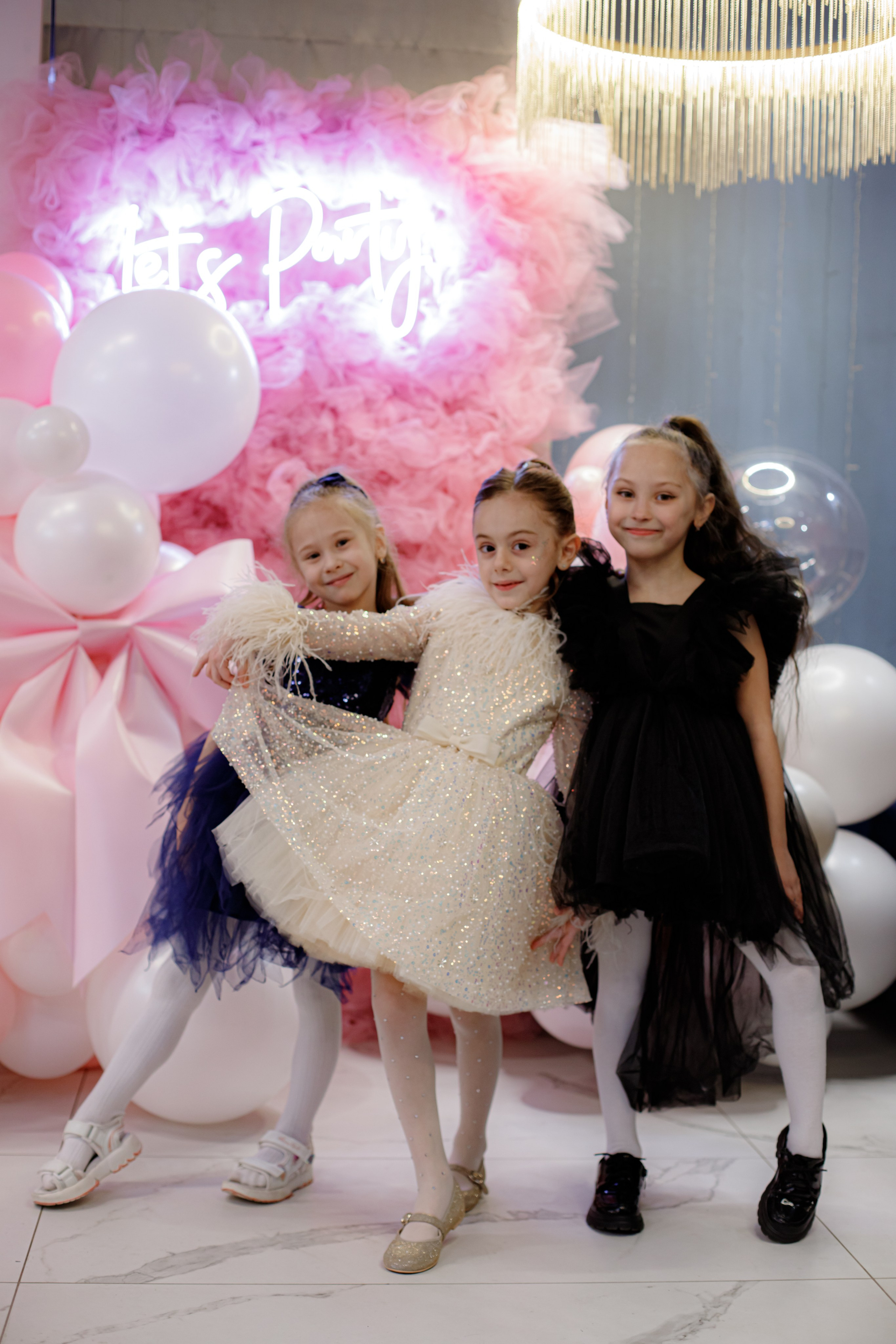 ASIA'S BIRTHDAY PARTY. Photokarish