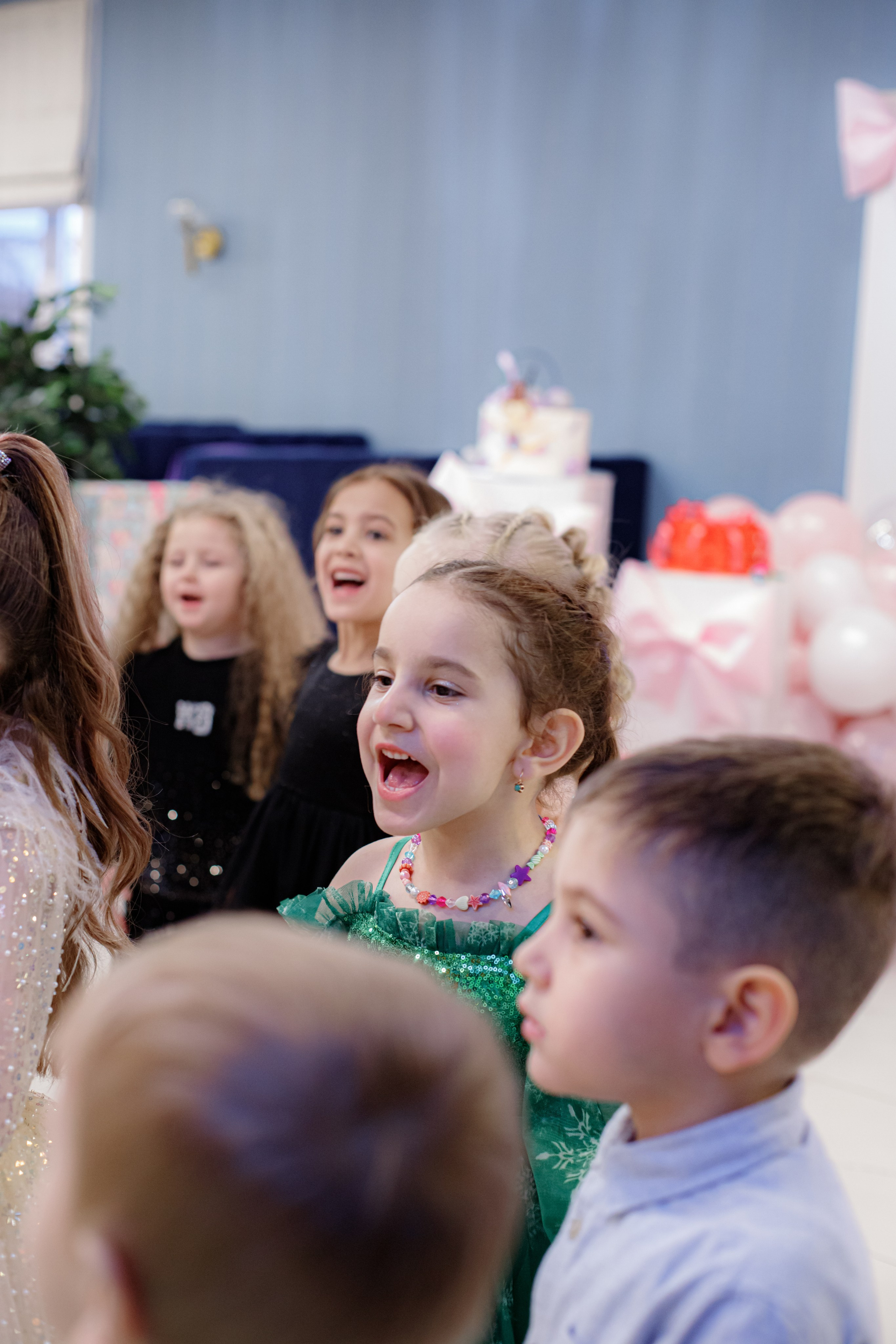 ASIA'S BIRTHDAY PARTY. Photokarish