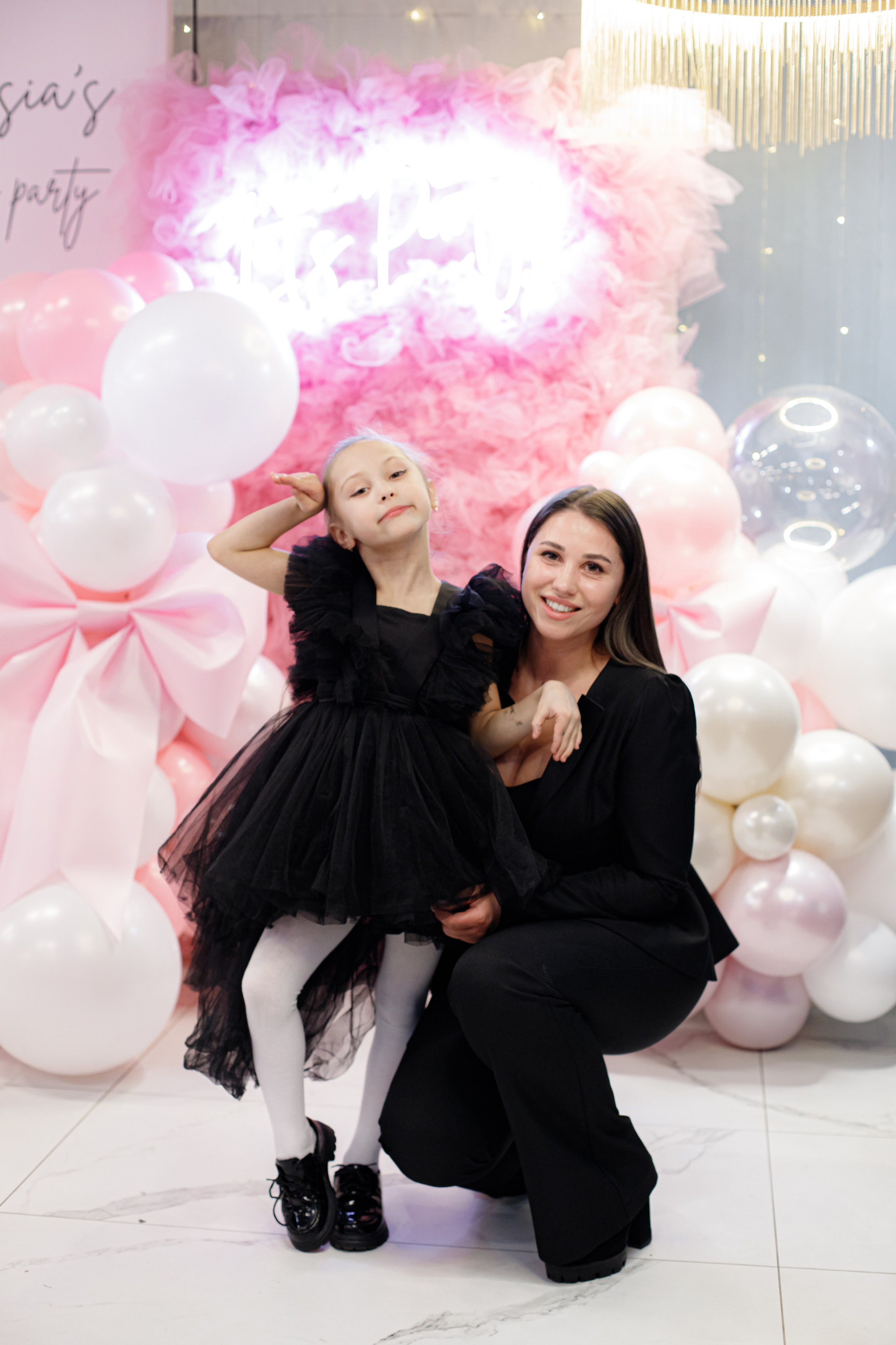 ASIA'S BIRTHDAY PARTY. Photokarish