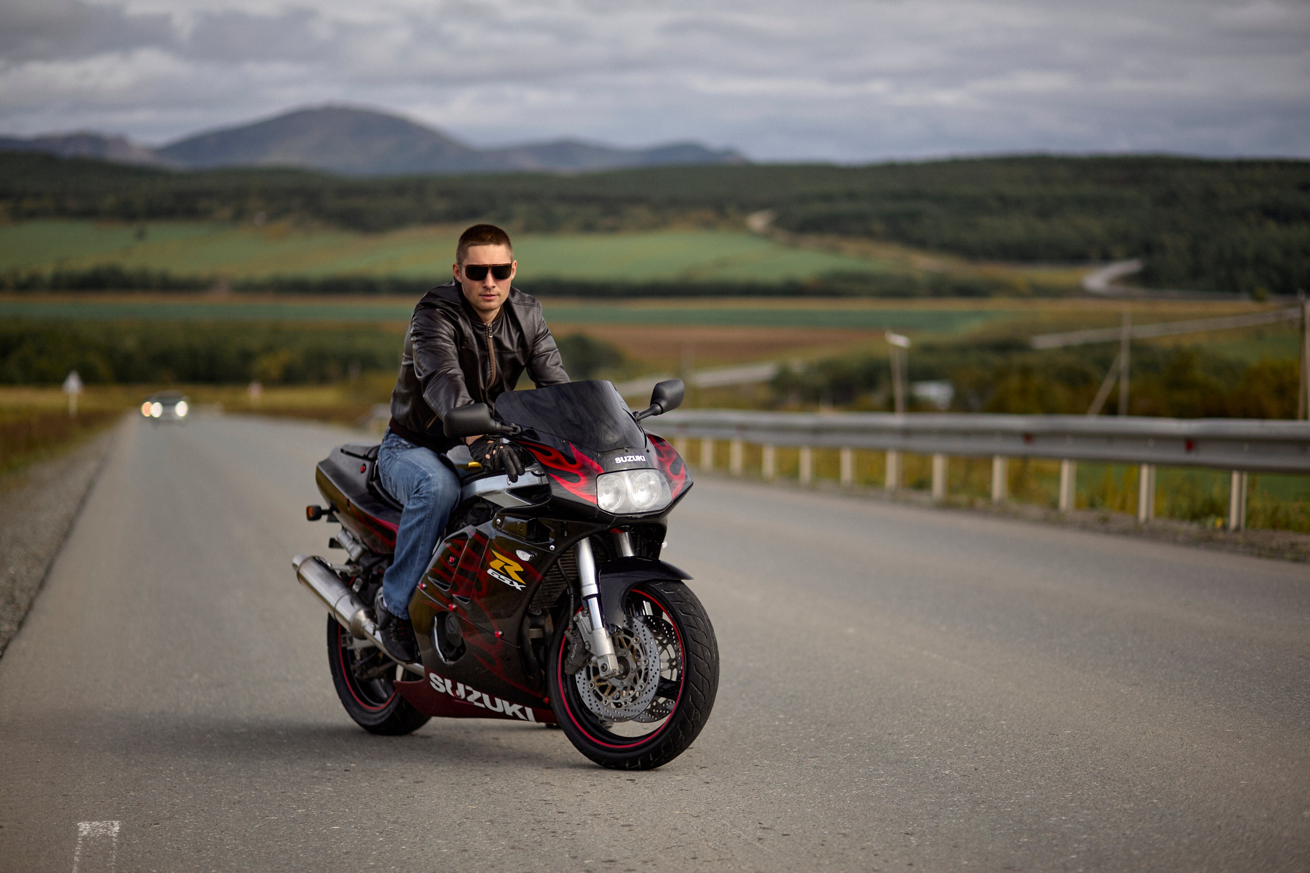 Парень, девушка, байк. Фотограф Андрей Серенков