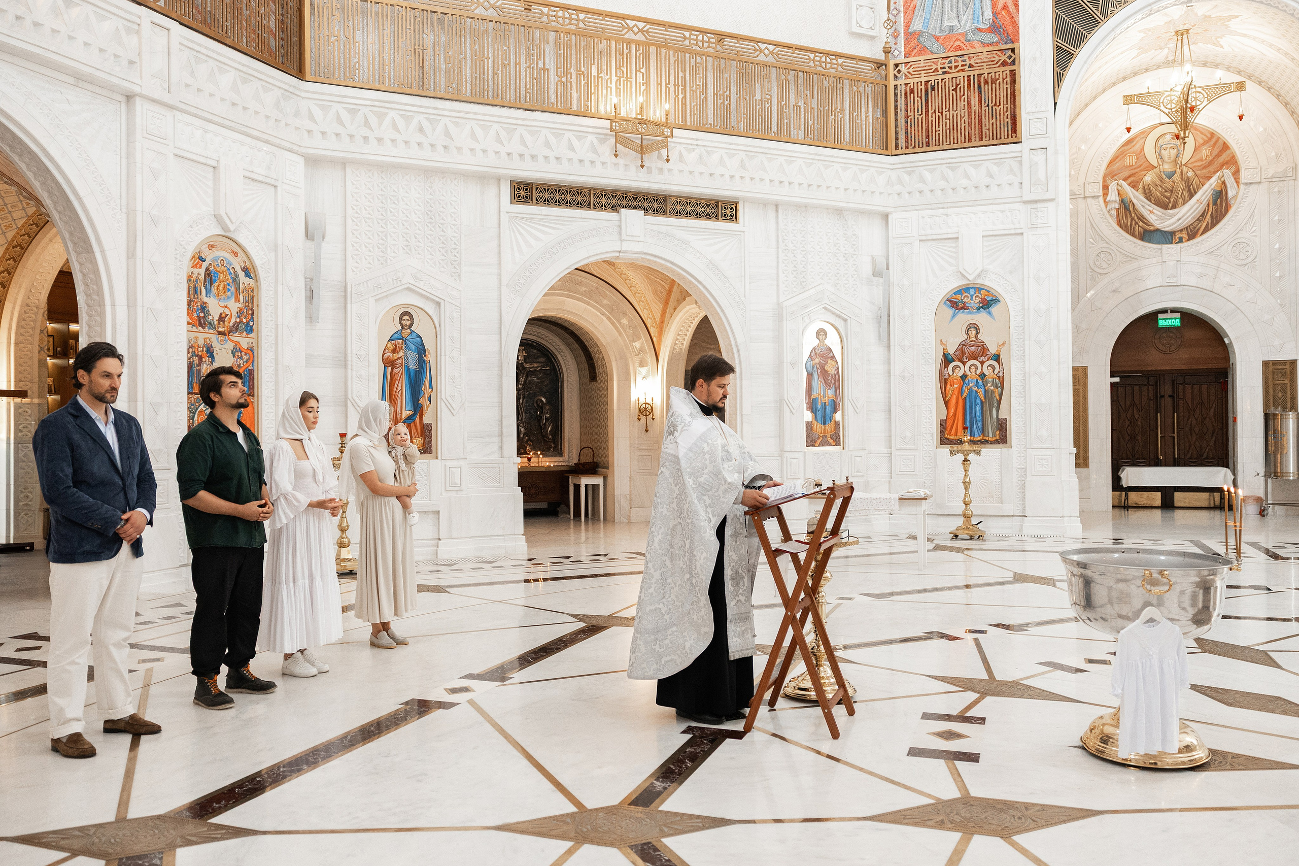 Крещение Аделины. Фотограф Крещение, Выписка москва