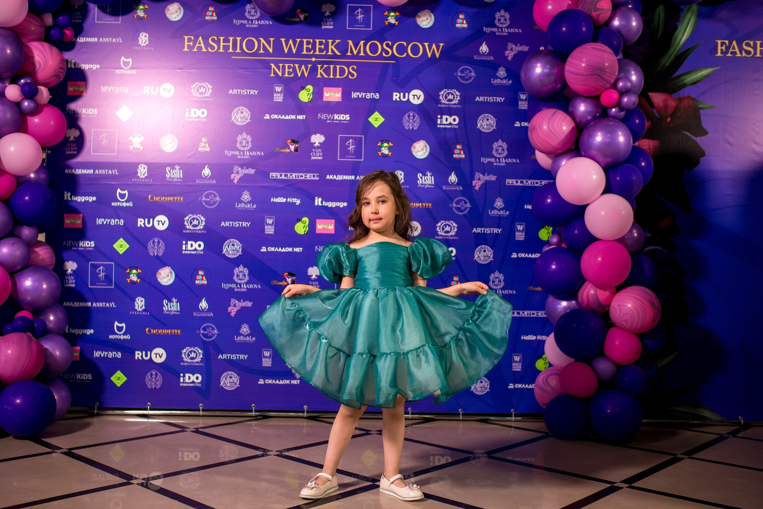 Показ Итальянской моды в России весна 2022. Женский фотограф Крещение Венчание Москва Брянск