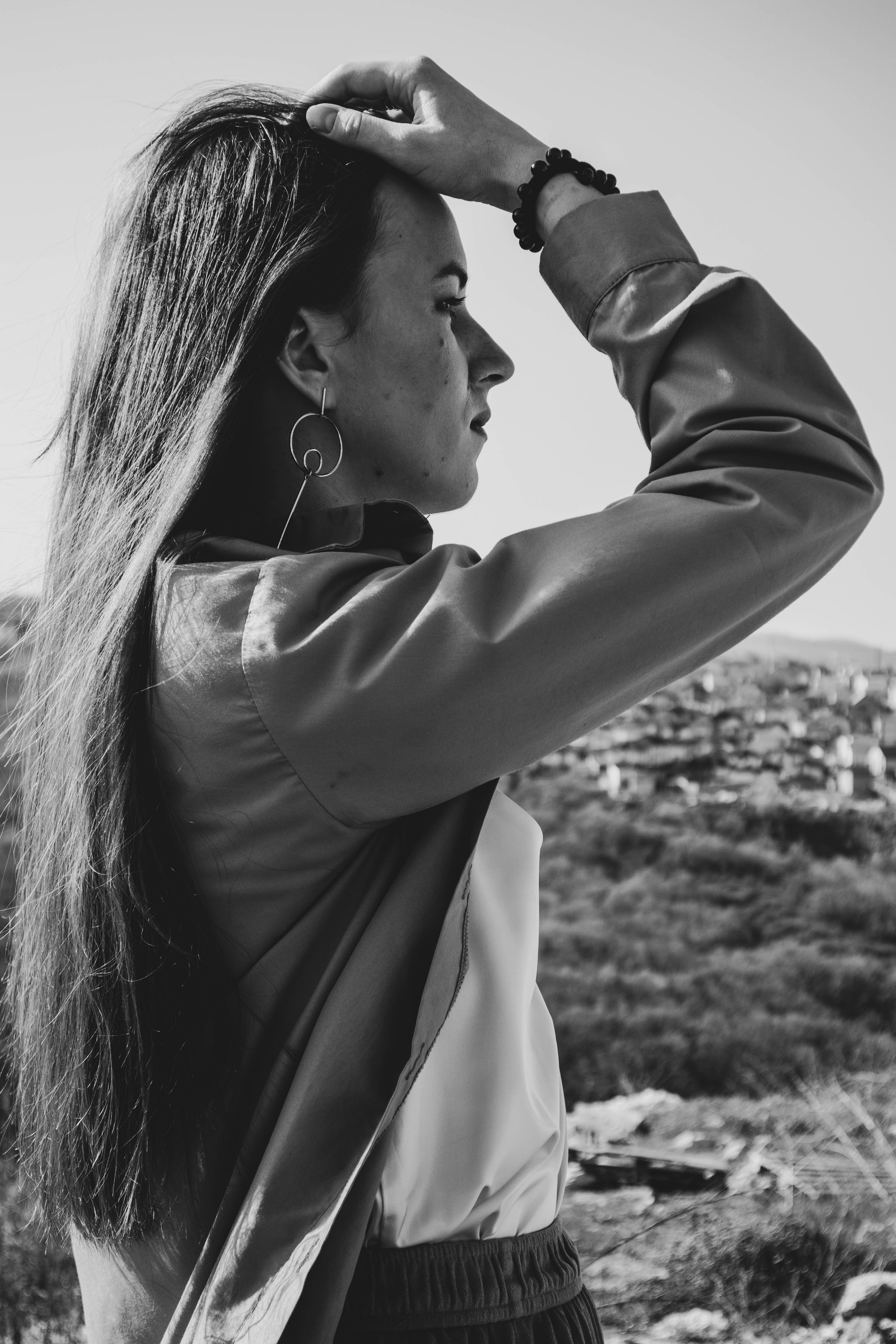 «Деревья шепчут, горы молчат». Уличный фотограф Города N