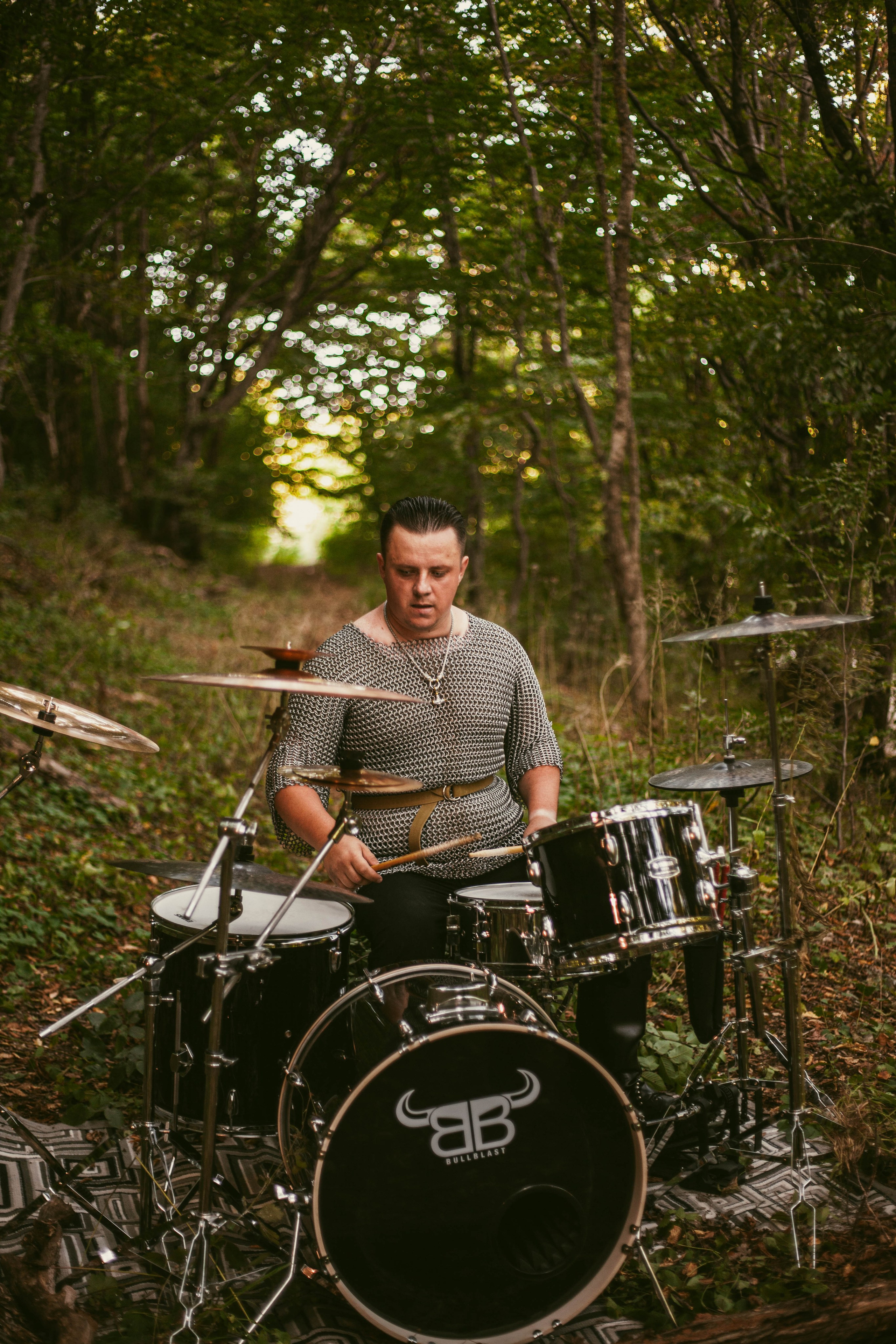 Клип. Уличный фотограф Города N