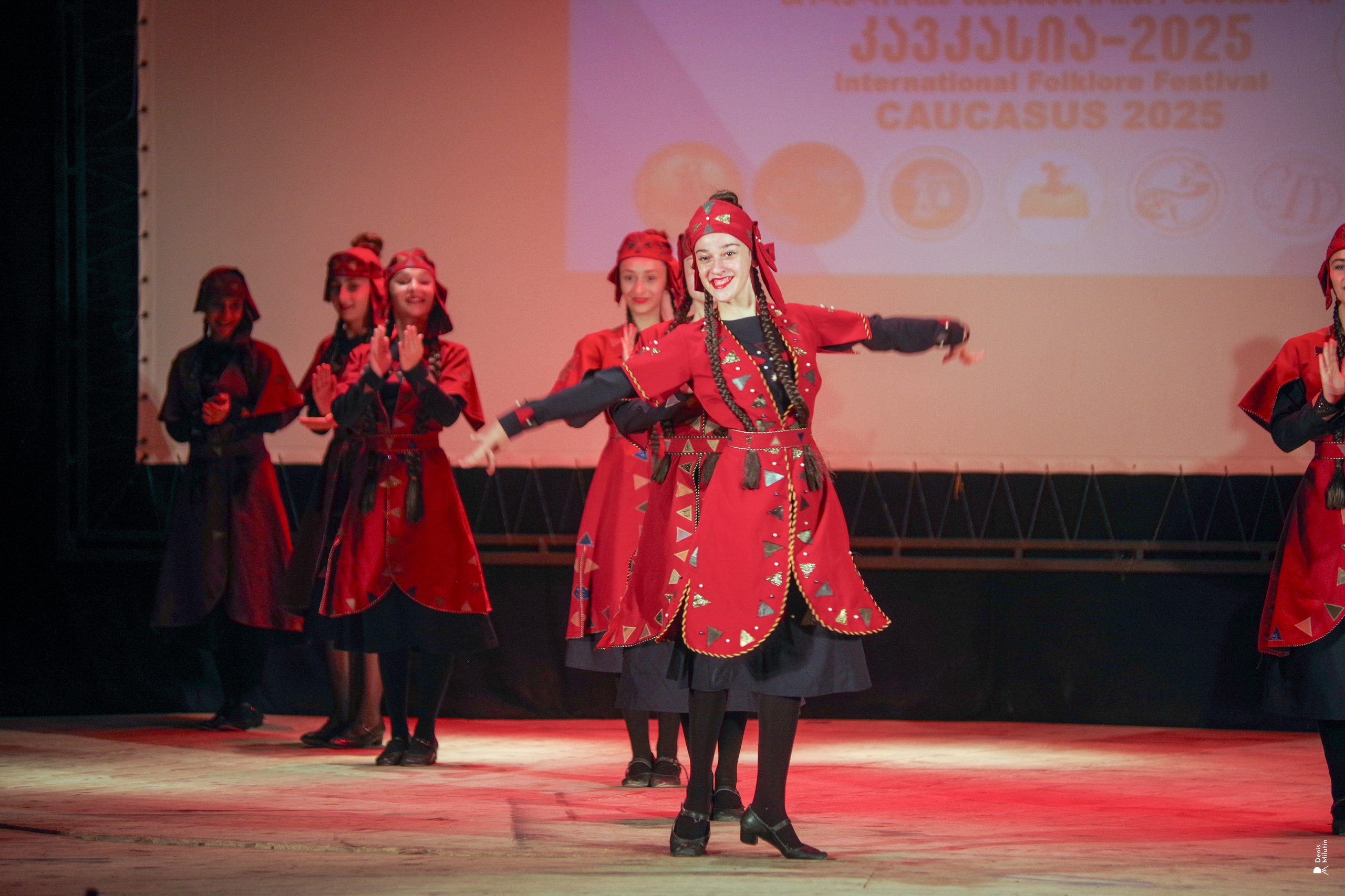 Танцы в прекрасном Они. Портретный фотограф Денис Милютин