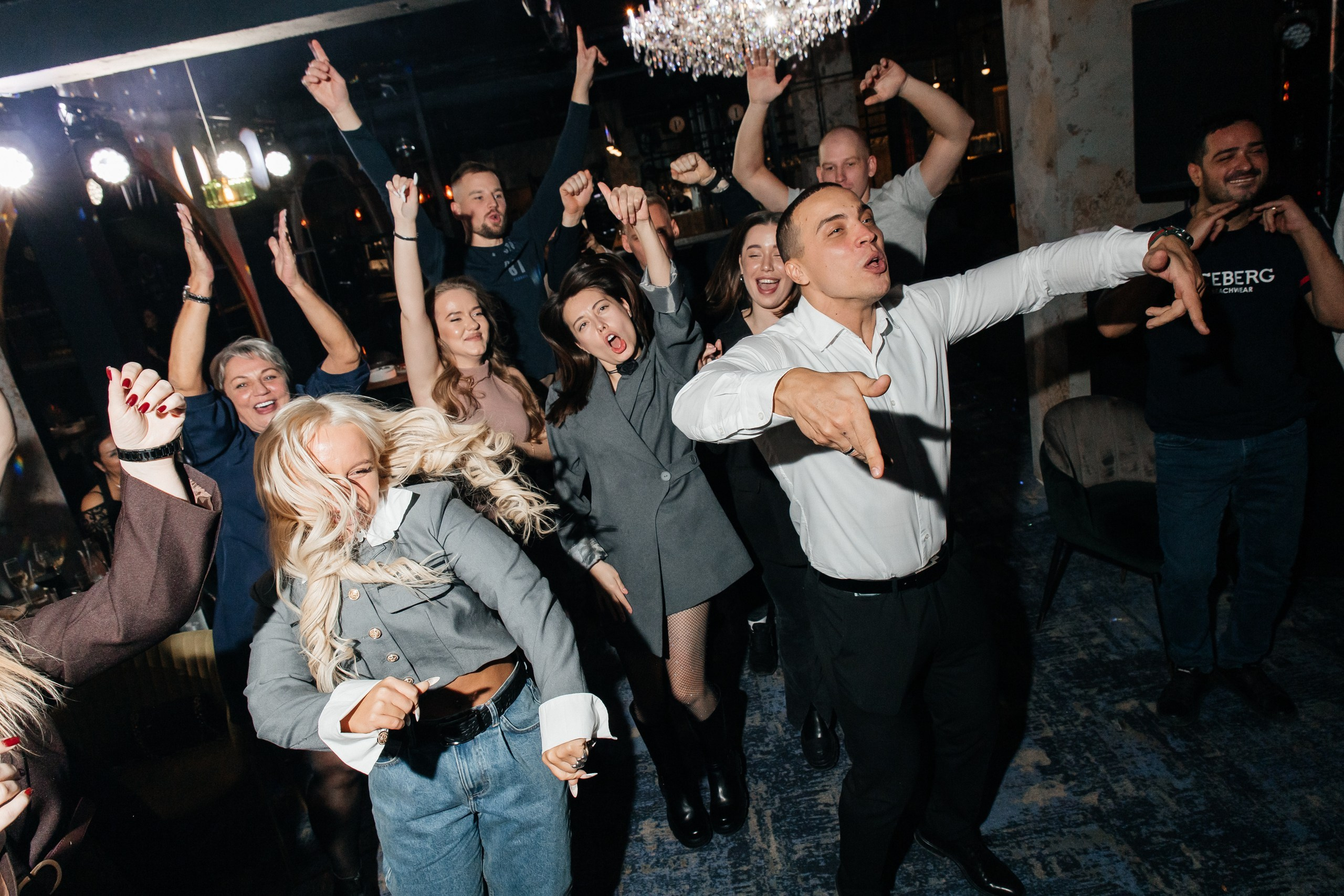 День рождения — сюрприз для Антона. Свадебный и репортажный фотограф в Новосибирске Федор Гладков